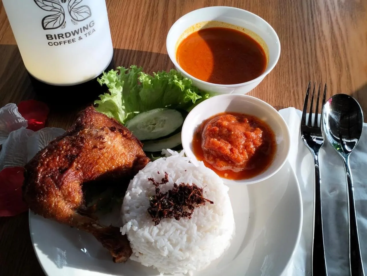 Restaurant/places to eat in Sunflower World Hotel