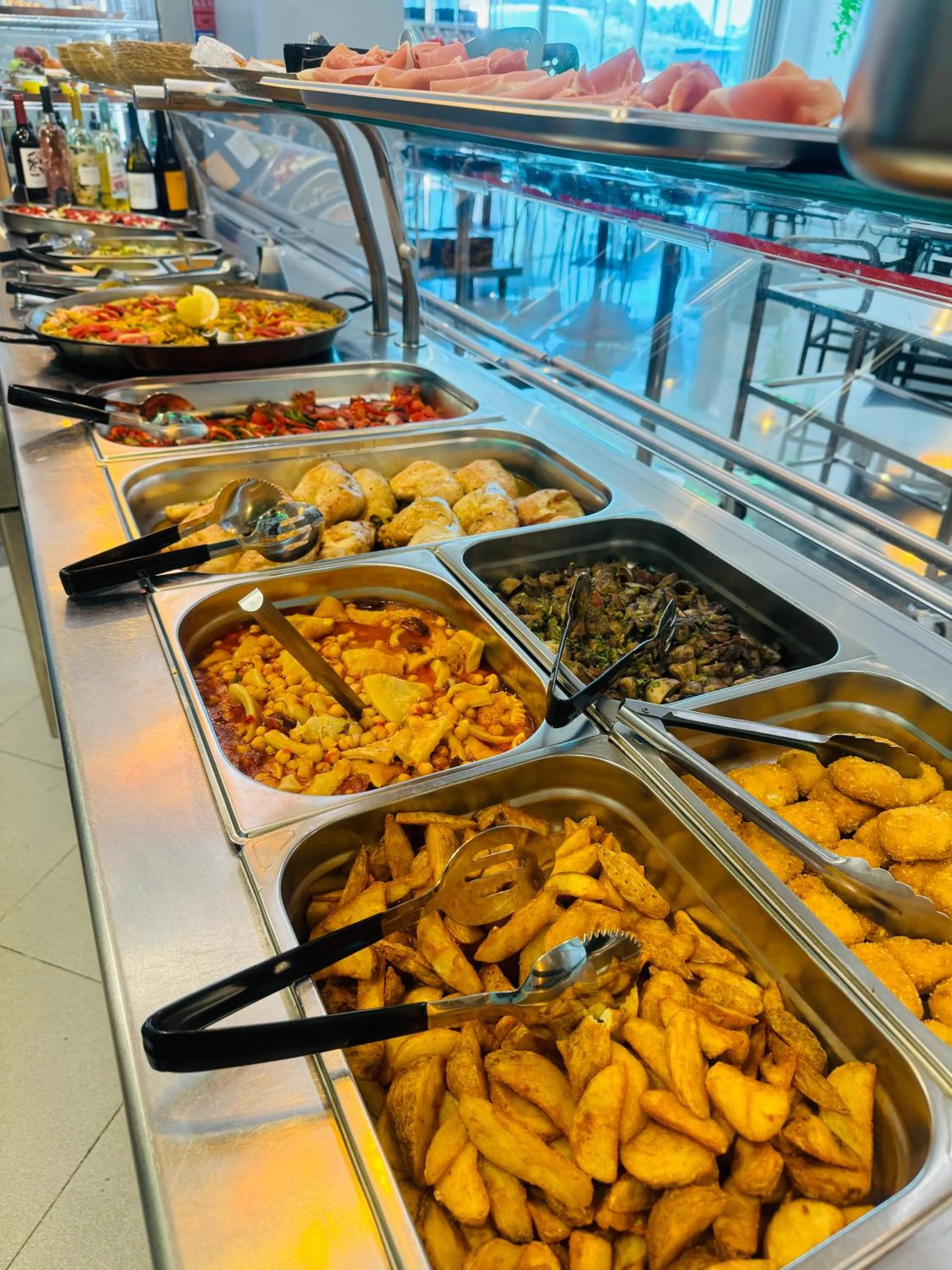 Restaurant/places to eat in LA CANTUEÑA