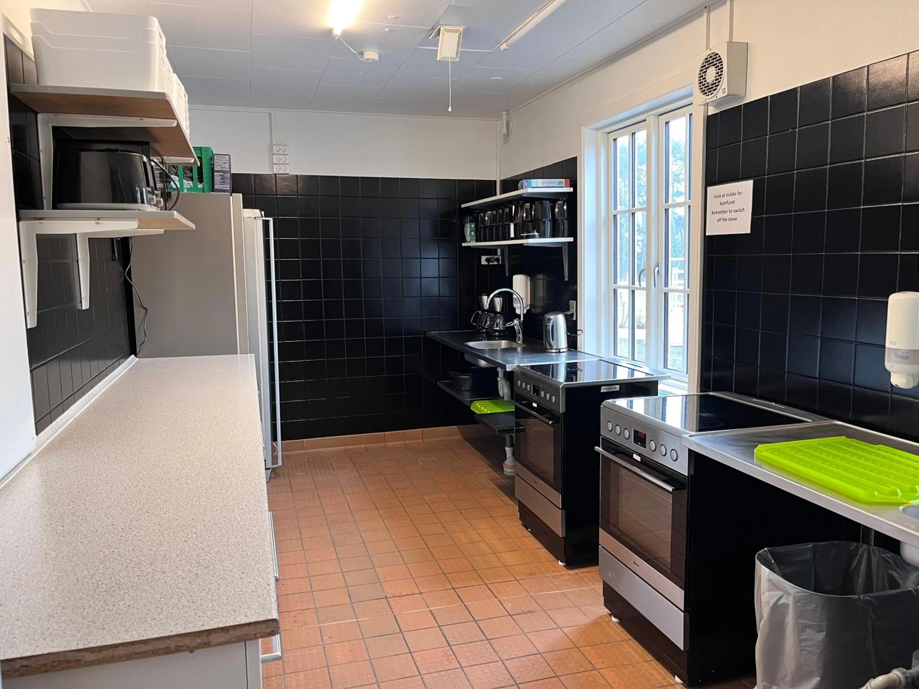 Communal kitchen in Rønne Vandrerhjem