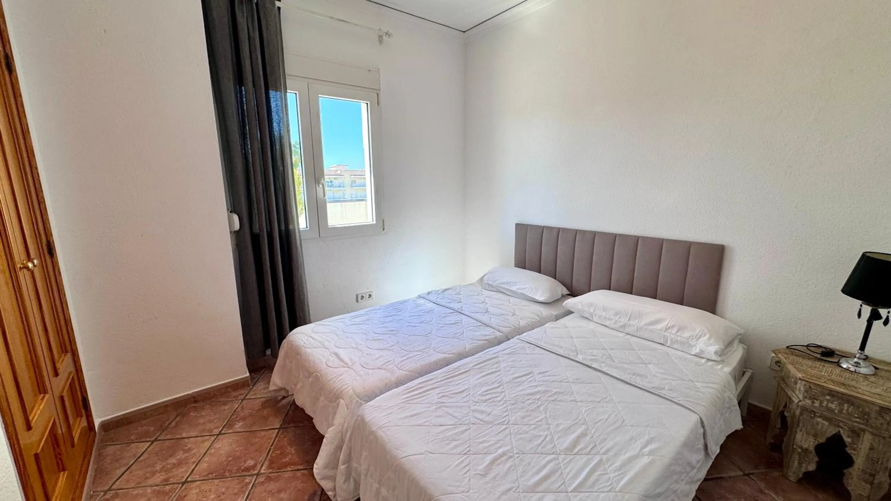 Bedroom, Bed in Apartamentos Carlton VyB