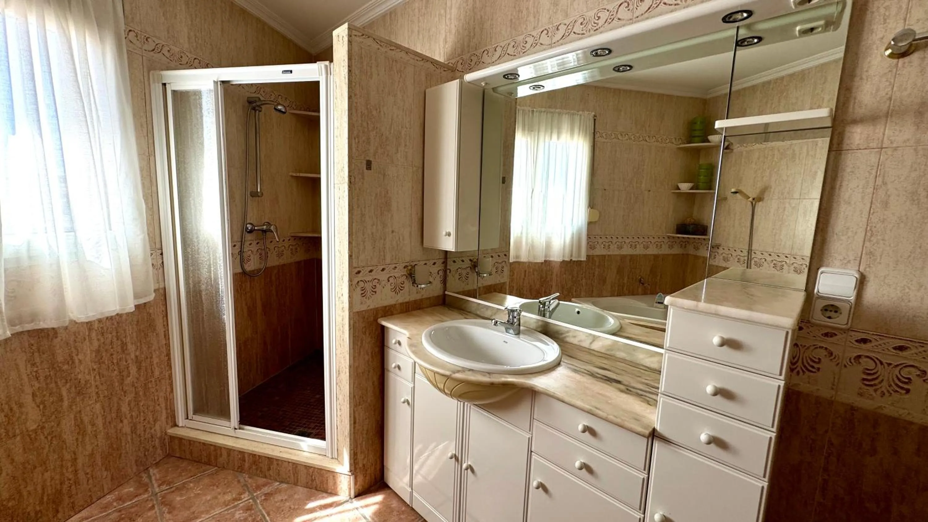 Shower in Apartamentos Carlton VyB