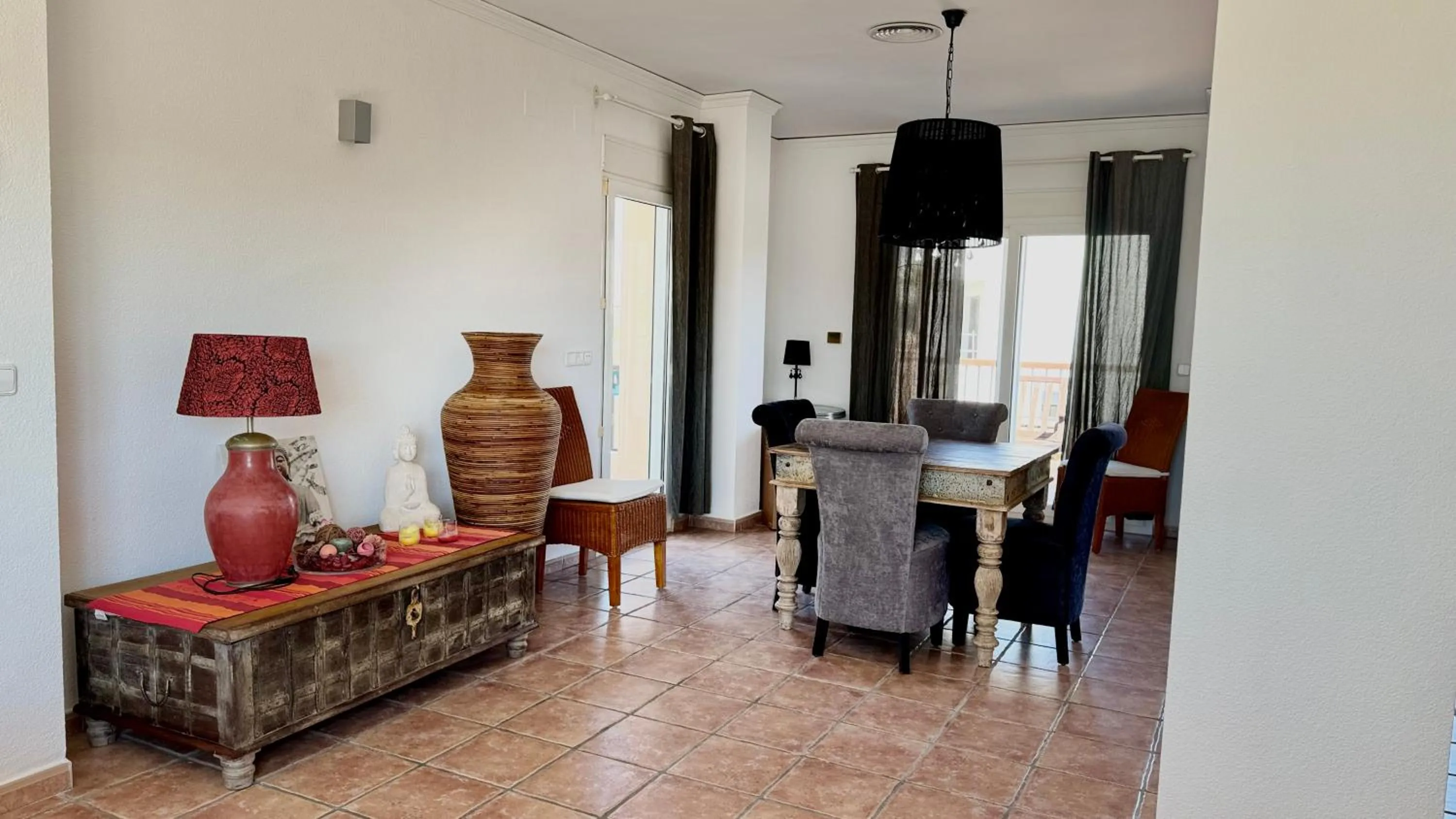 Dining area in Apartamentos Carlton VyB