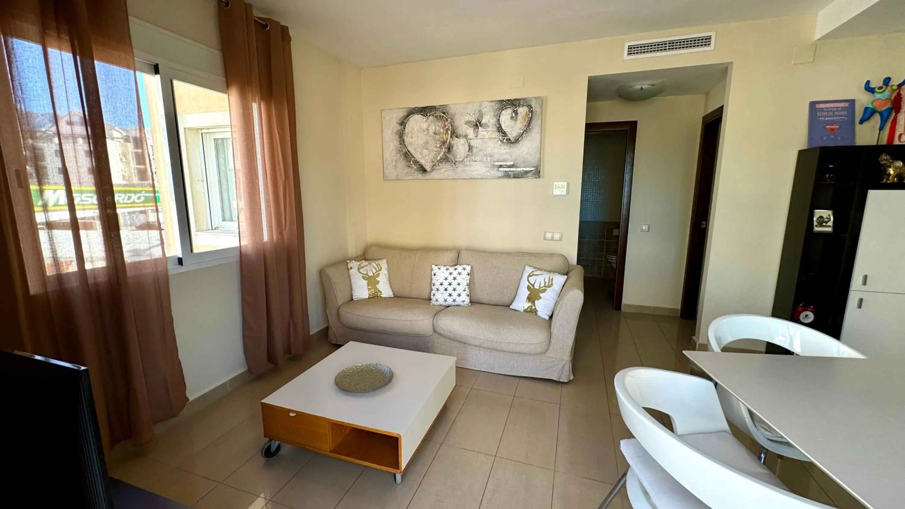 Dining area in Apartamentos Carlton VyB