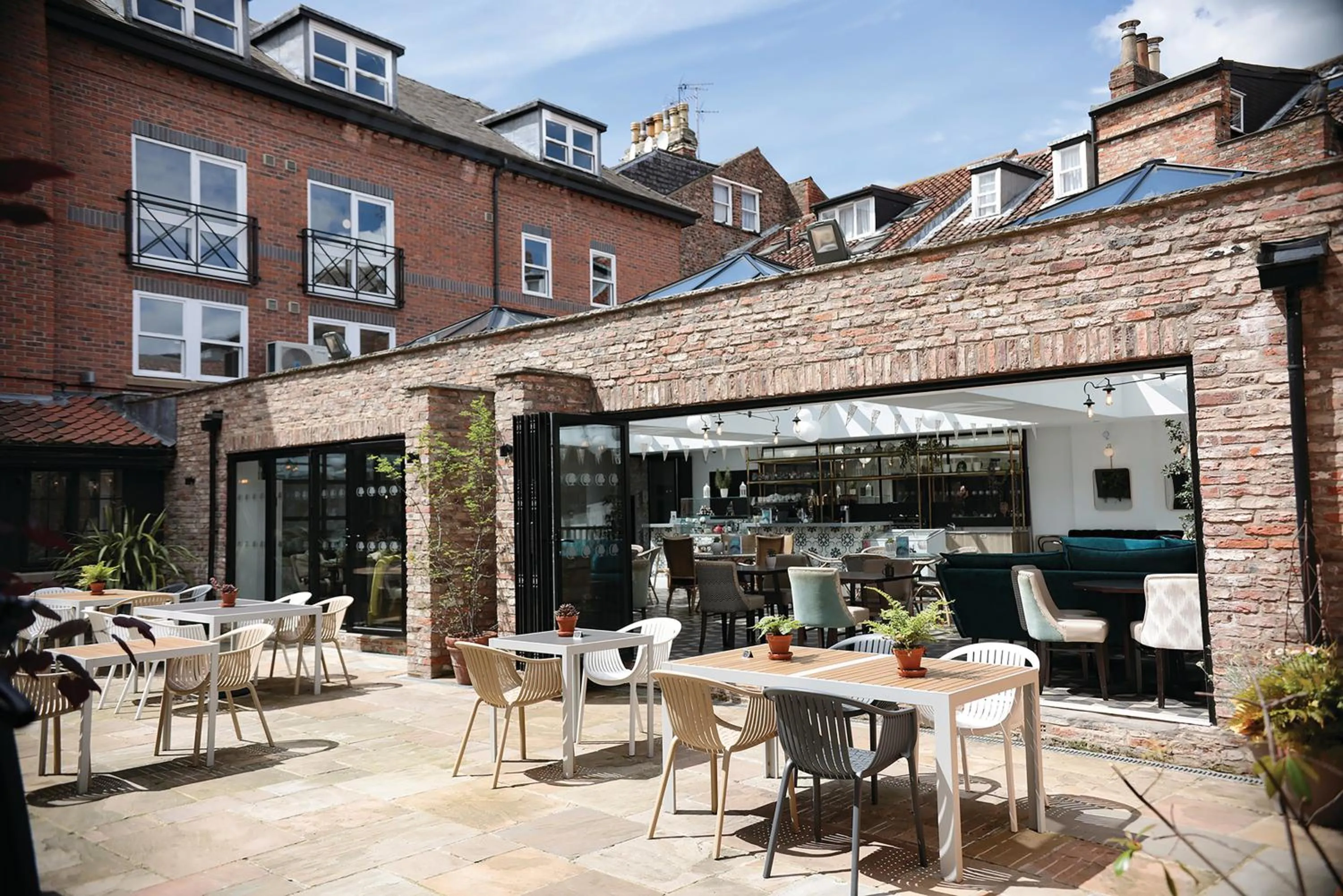 Patio in DoubleTree by Hilton York