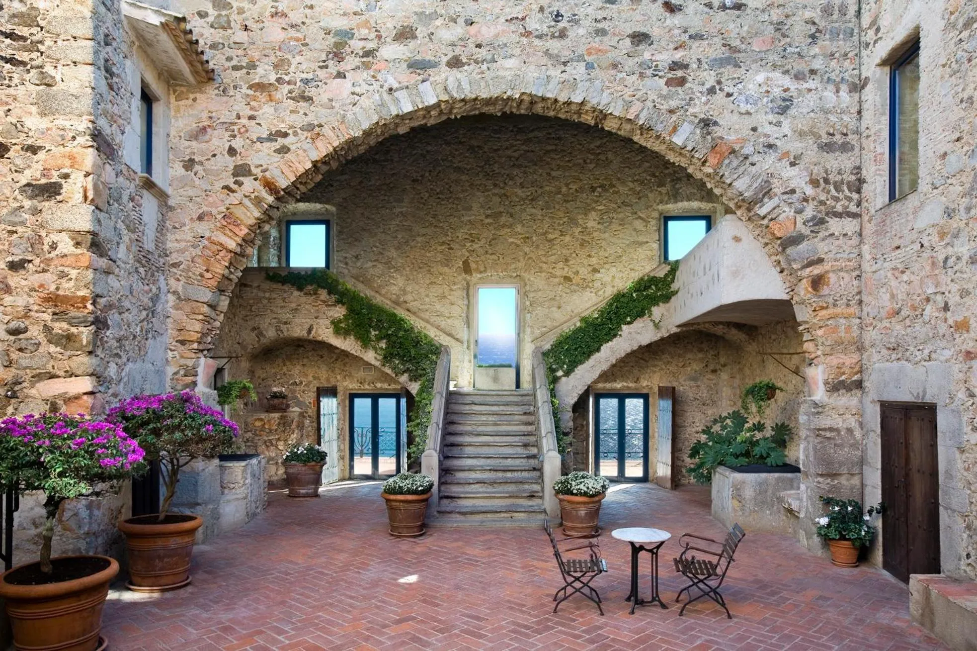 Patio in El Far Hotel Restaurant