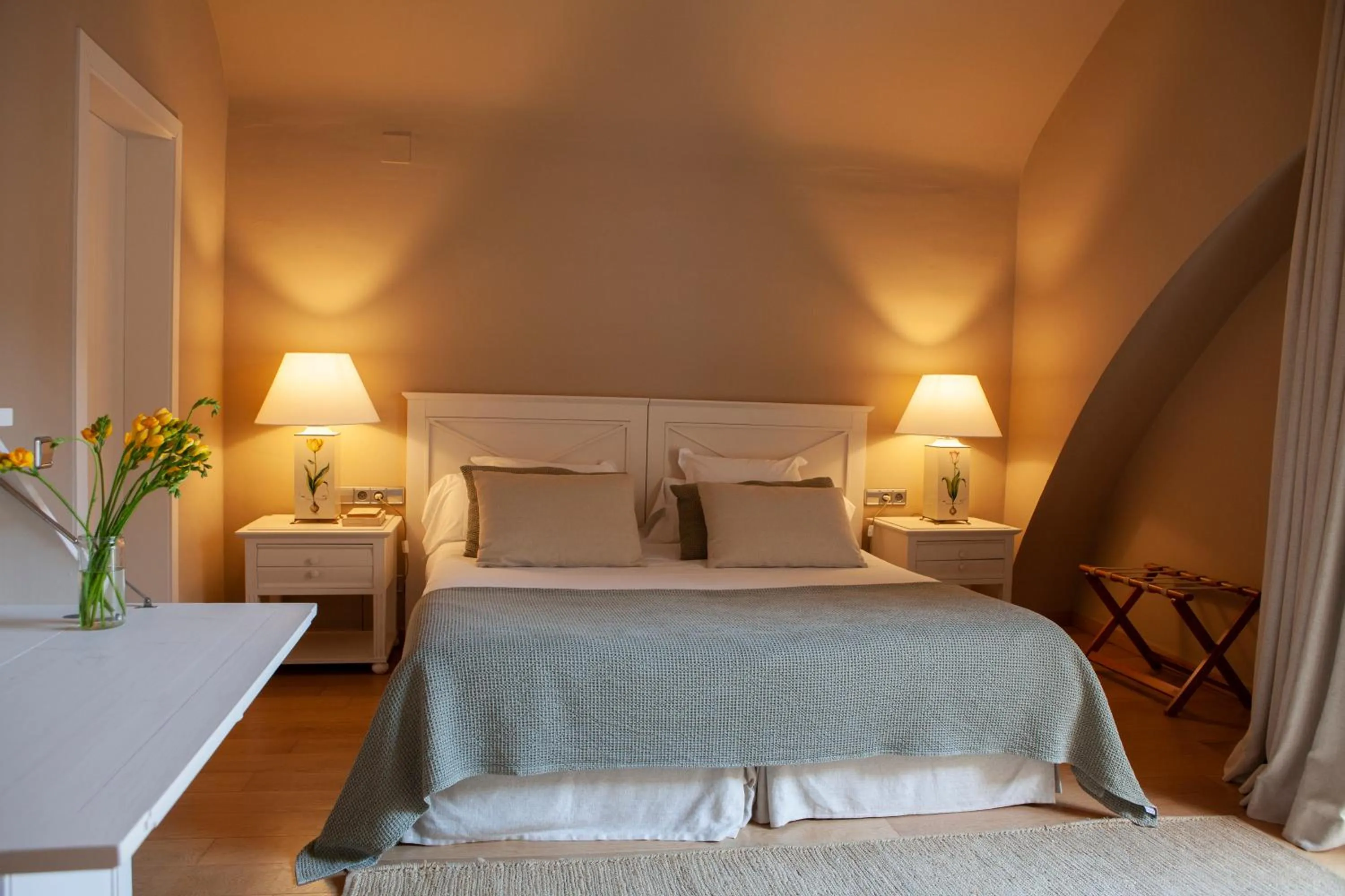 Bed in El Far Hotel Restaurant