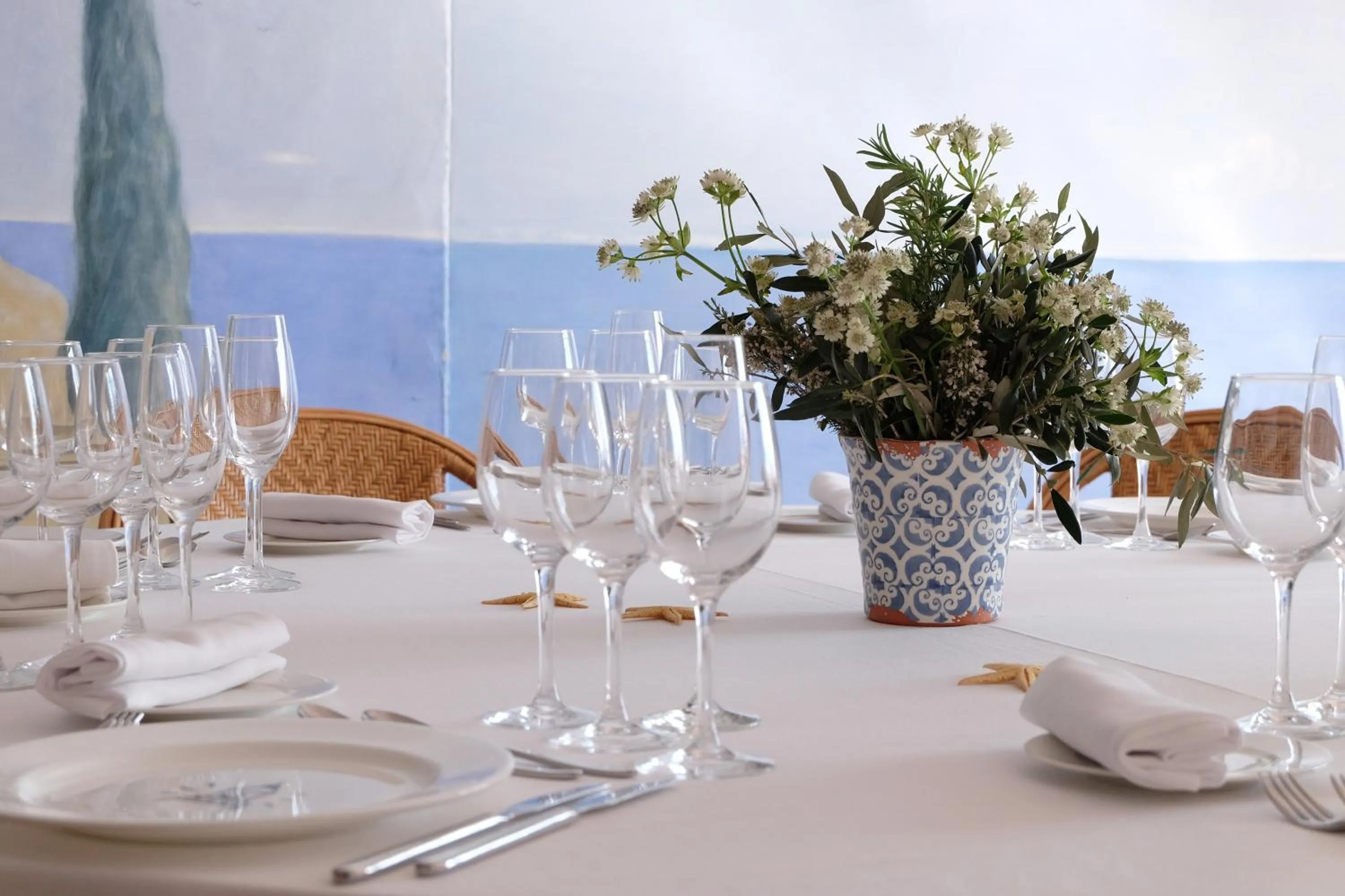 Restaurant/places to eat in El Far Hotel Restaurant