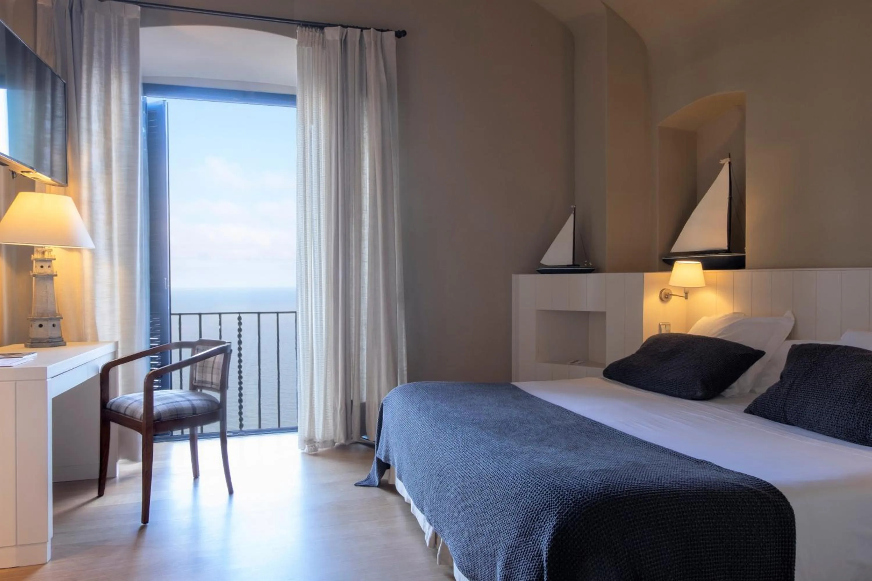 Bed in El Far Hotel Restaurant