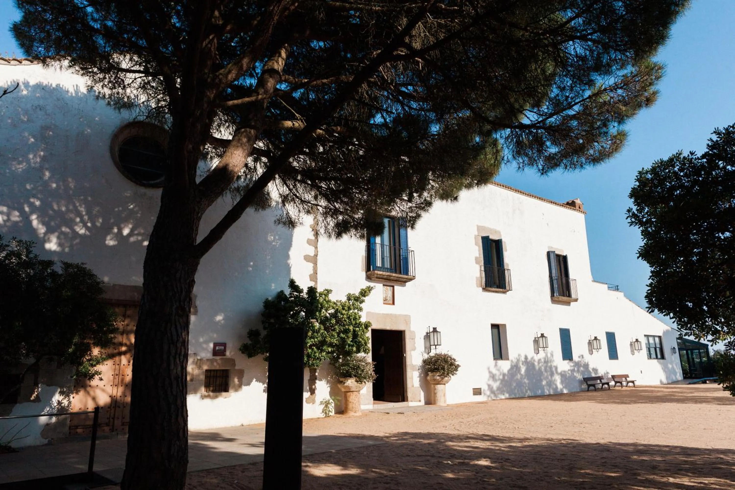 Property building in El Far Hotel Restaurant