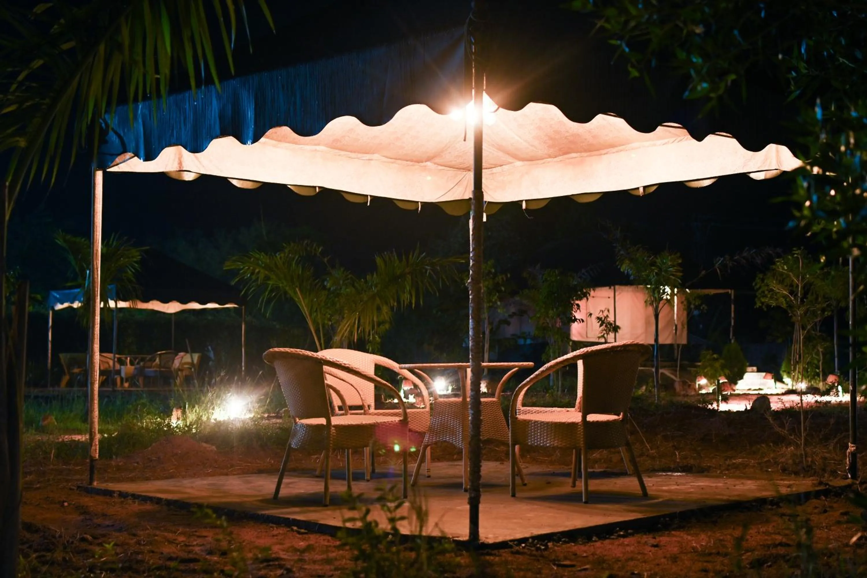 Seating area in Bundeli Camps and Resorts, Panna