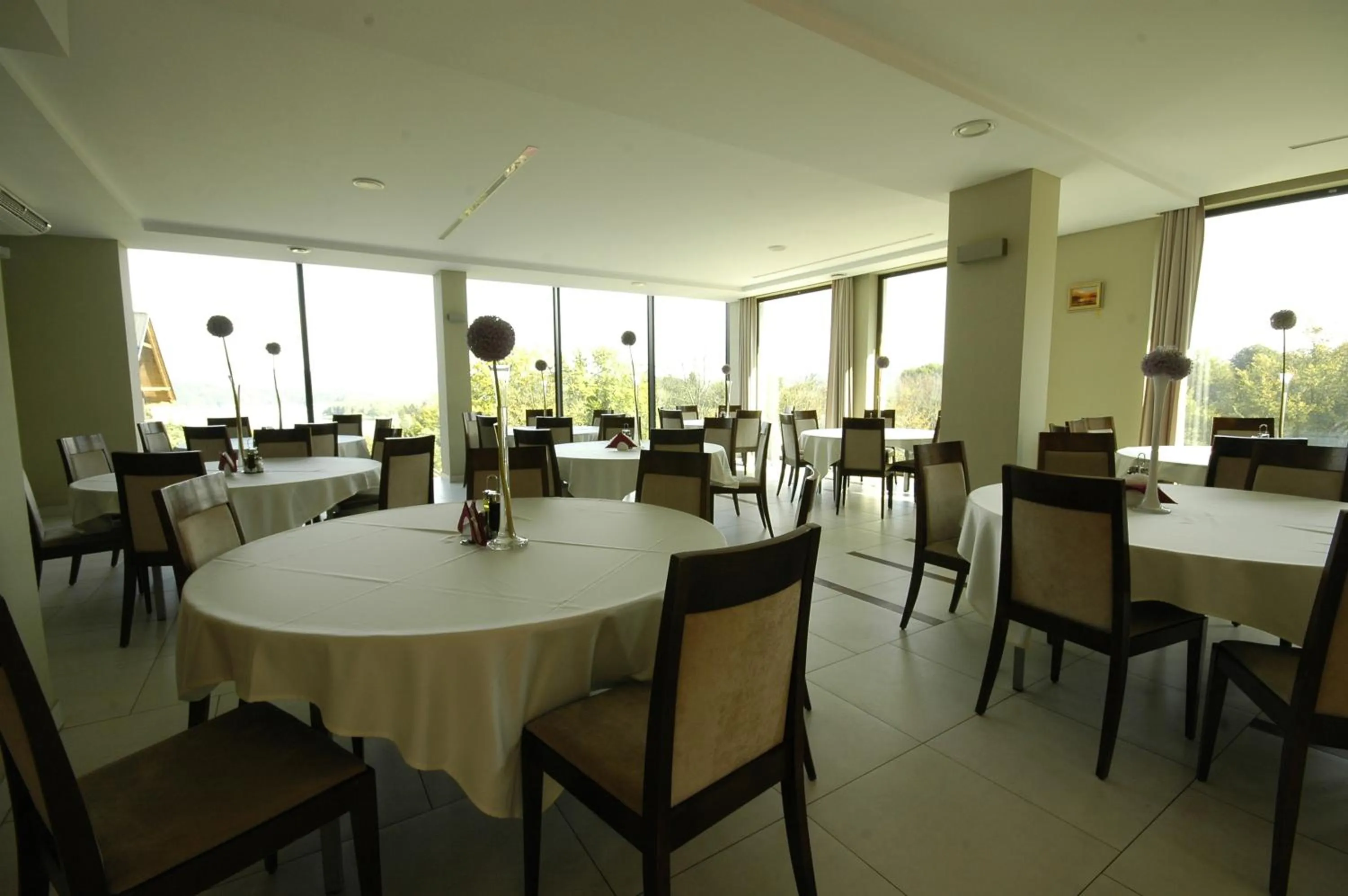 Restaurant/places to eat in Dom na Skale - Apartamenty w Bieszczadach nad Soliną