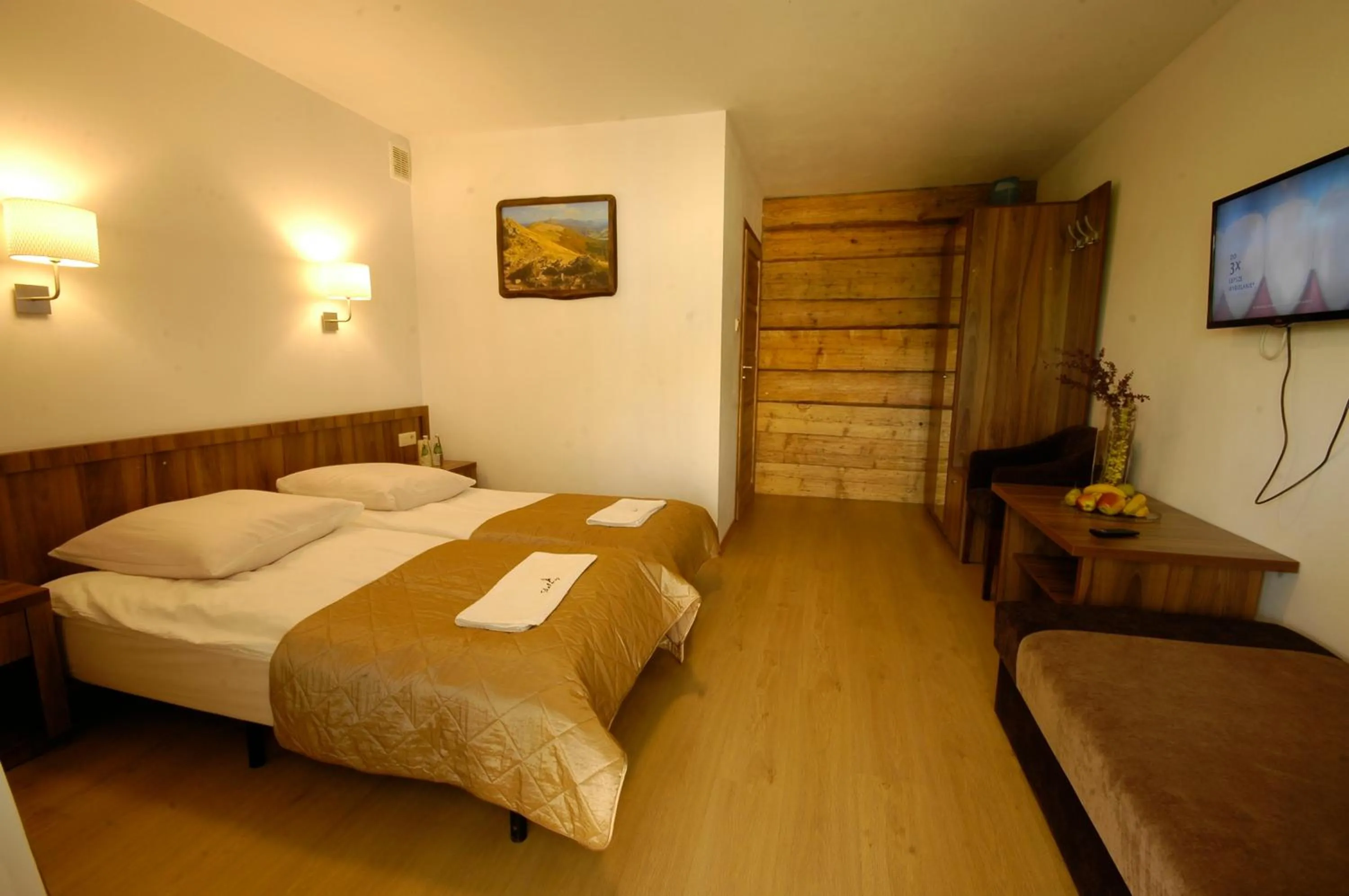 Photo of the whole room, Bed in Dom na Skale - Apartamenty w Bieszczadach nad Soliną