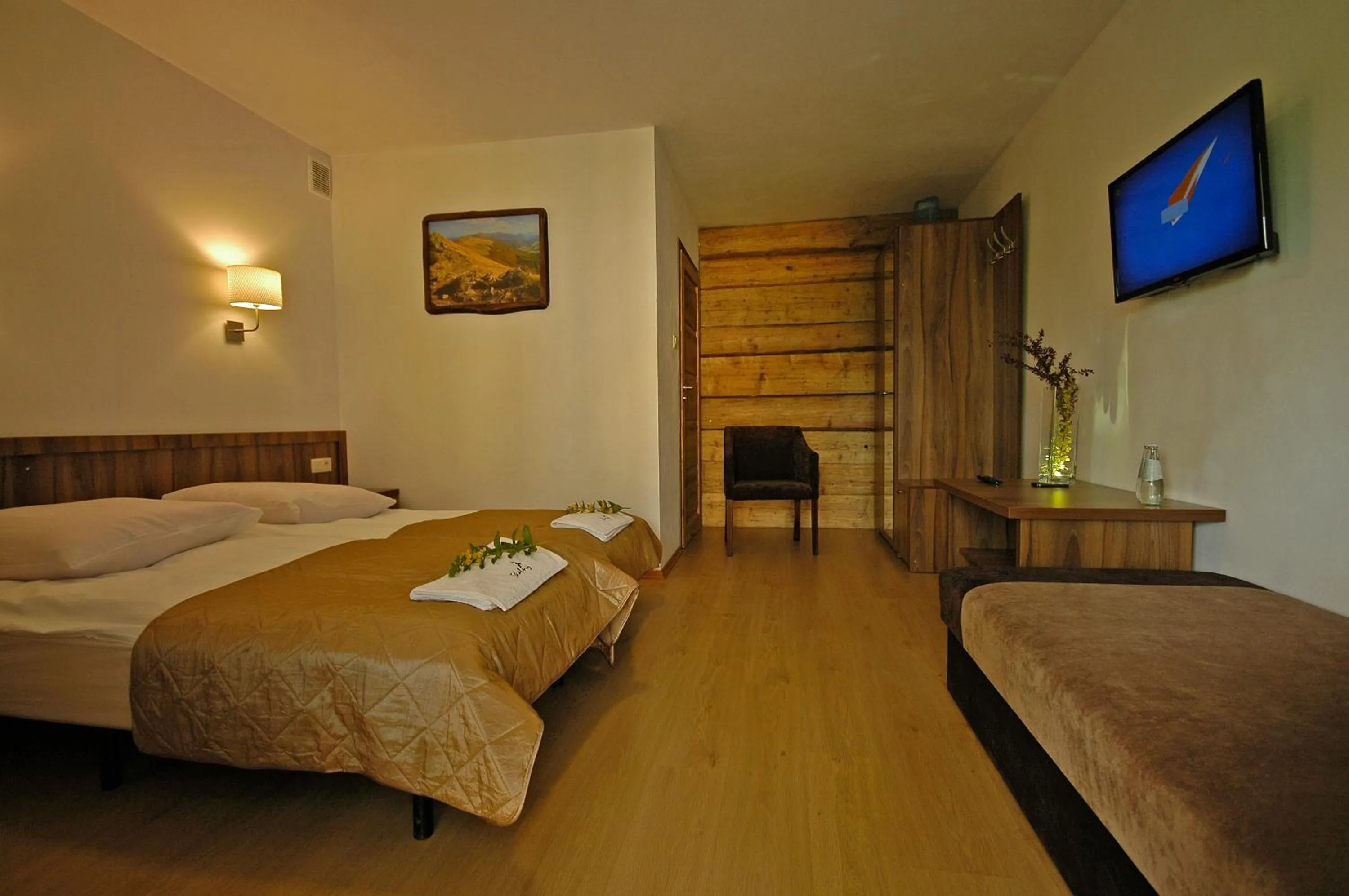 Photo of the whole room, Bed in Dom na Skale - Apartamenty w Bieszczadach nad Soliną