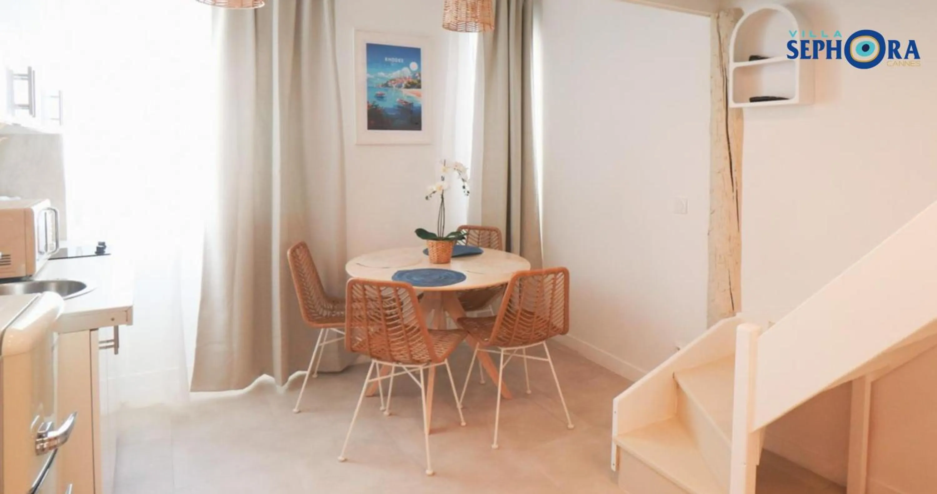 Kitchen or kitchenette in VILLA SEPHORA CANNES