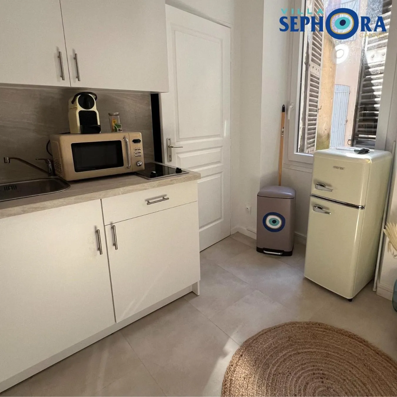 Kitchen or kitchenette in VILLA SEPHORA CANNES