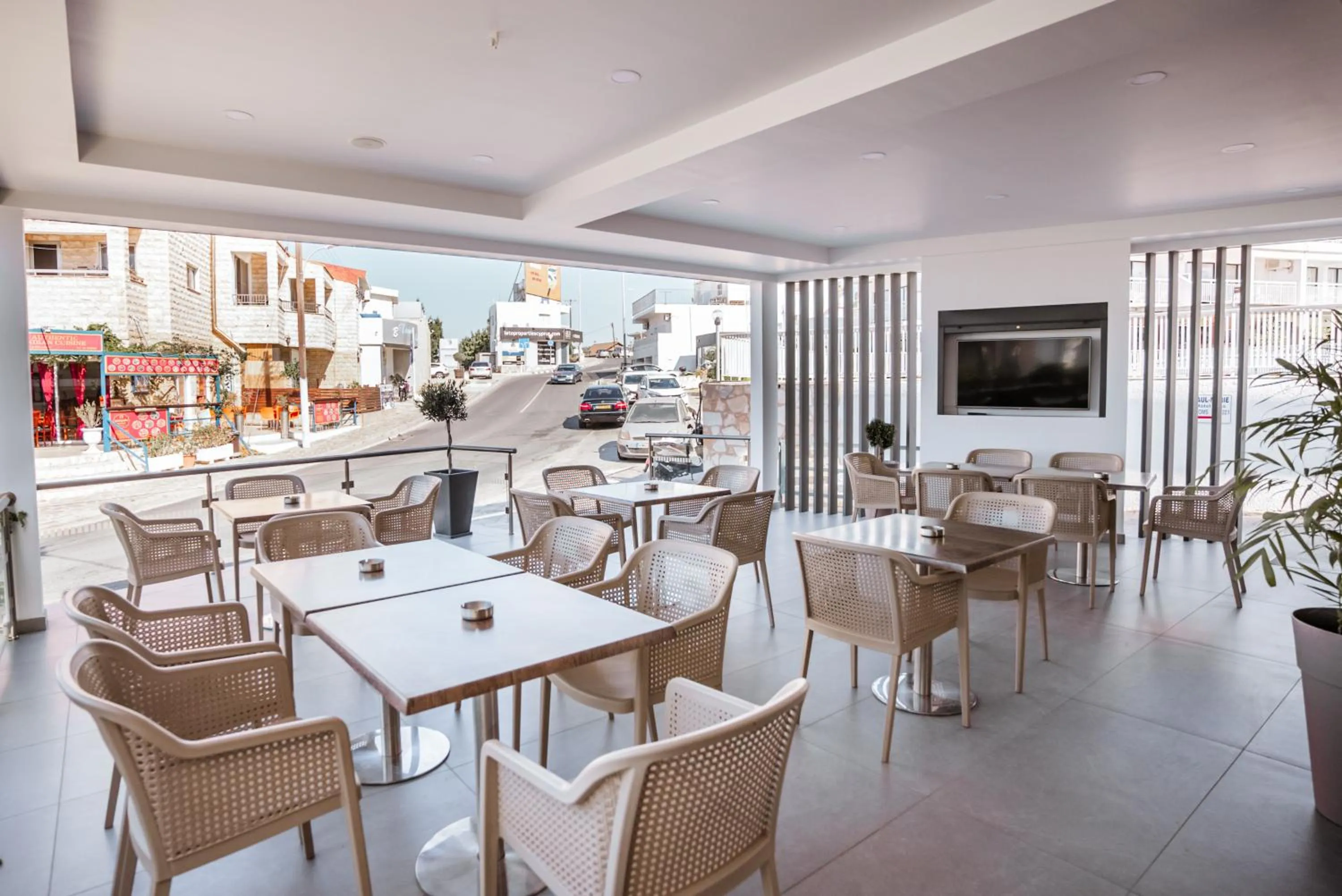 Restaurant/places to eat in Paul Marie Hotel Apartments