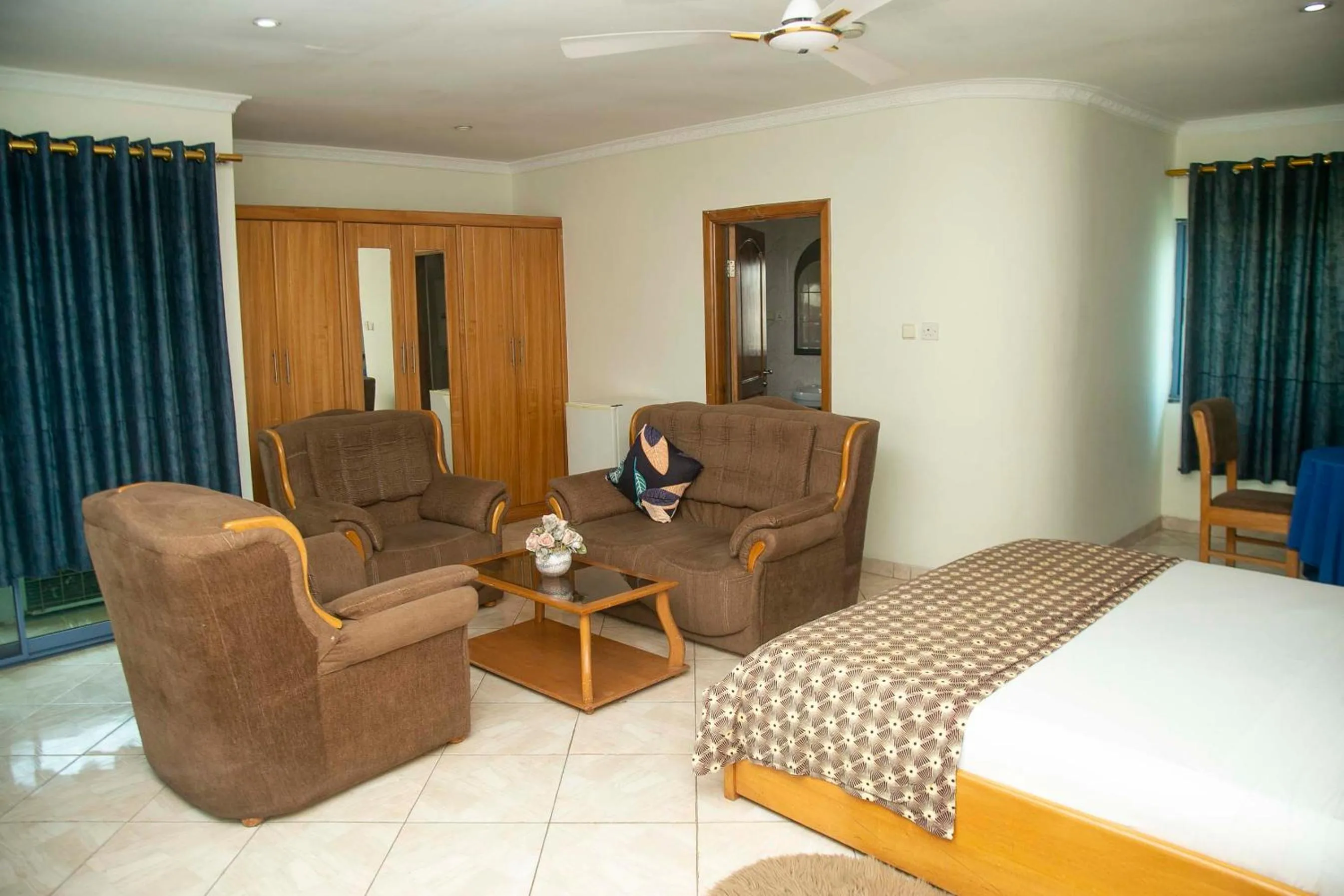 Living room in Brookvale Hotel