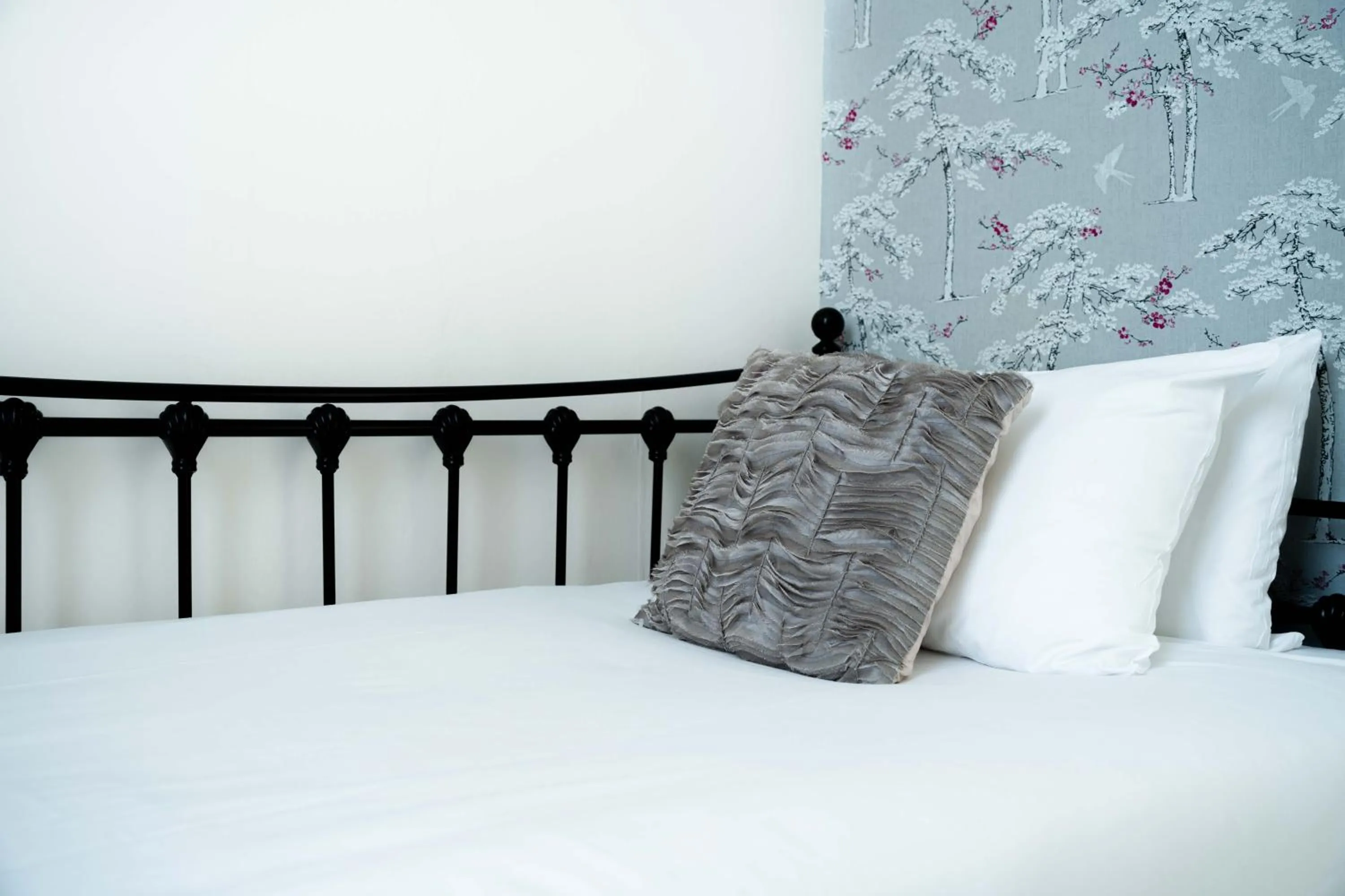 Bed in Lancaster Court Hotel