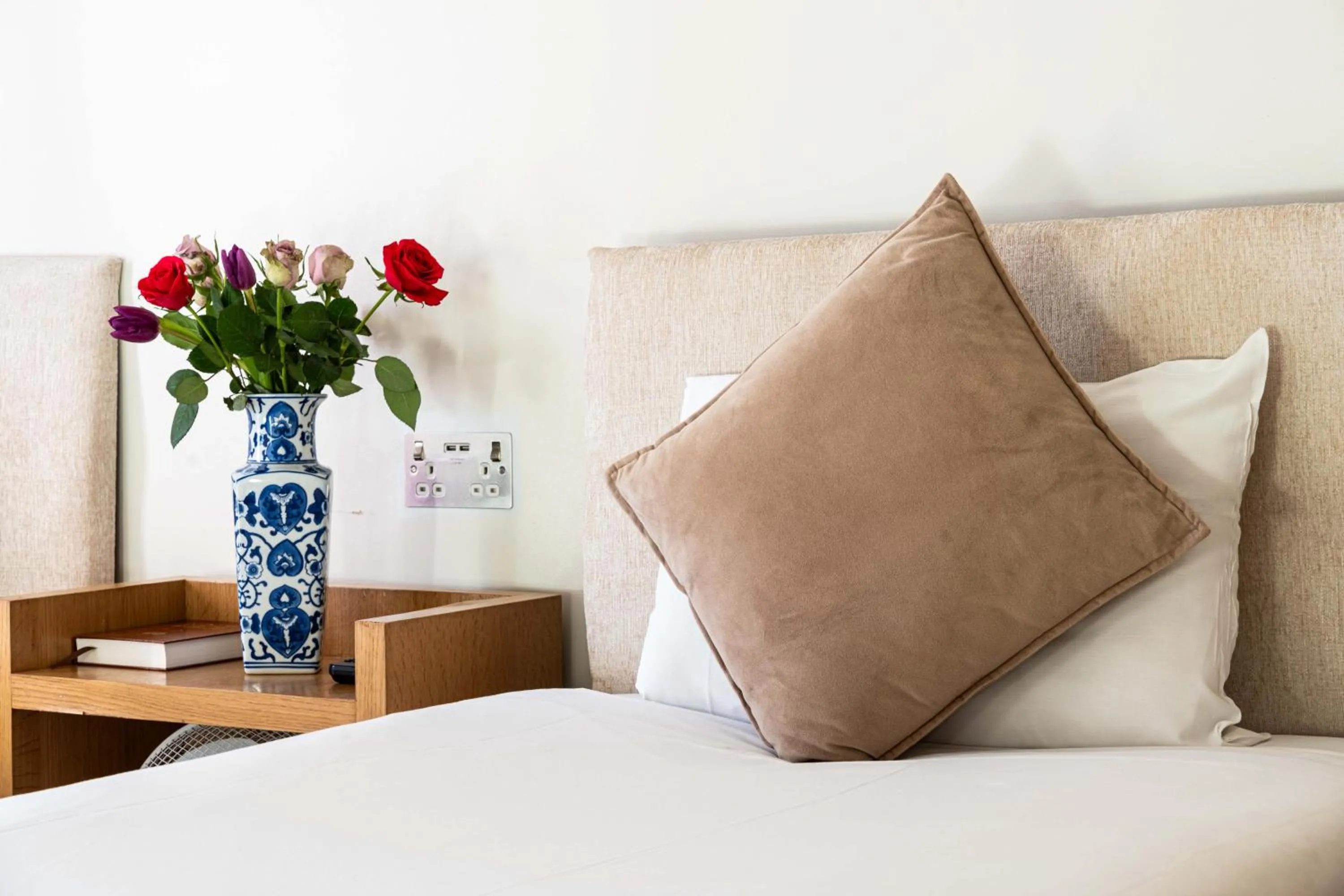 Bed in Lancaster Court Hotel