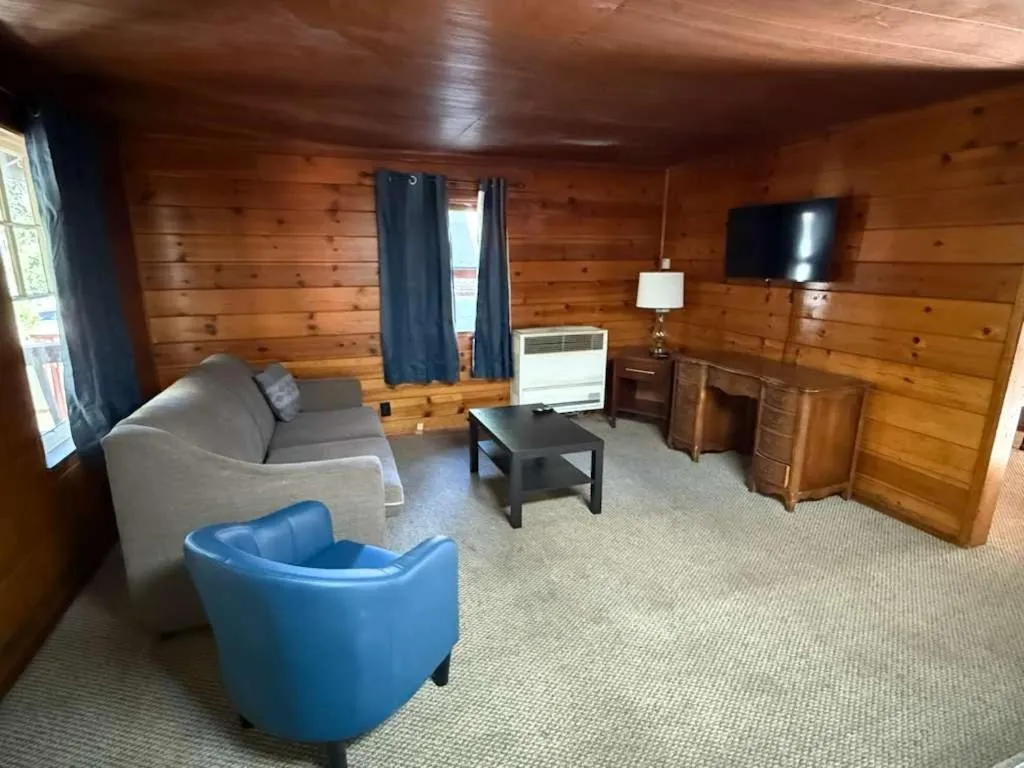 Crest Lodge Historic Mountain Inn