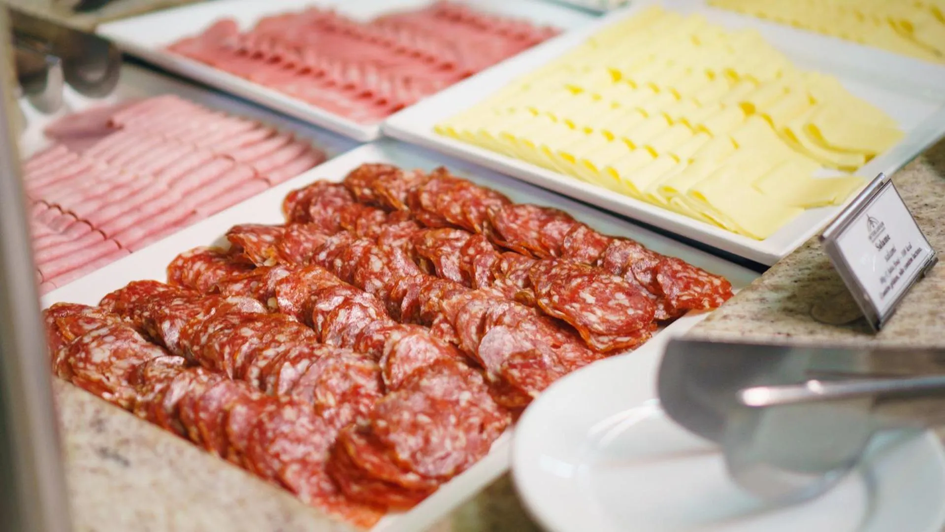 Buffet breakfast in Interludium Iguassu Convention Hotel