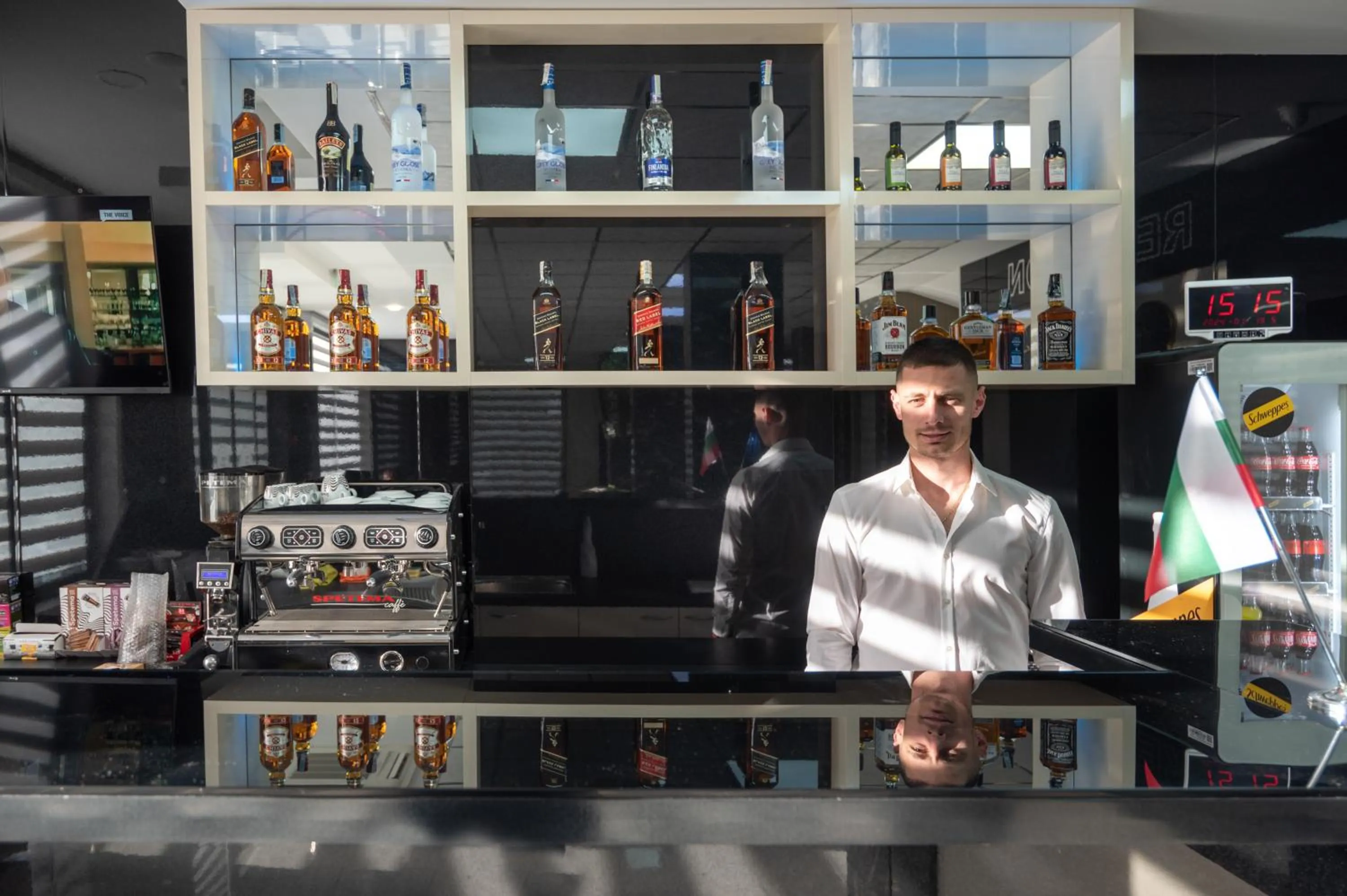 Lounge or bar in Hotel Boutique 5 - Free parking - Free breakfast - Free internet - EVSE