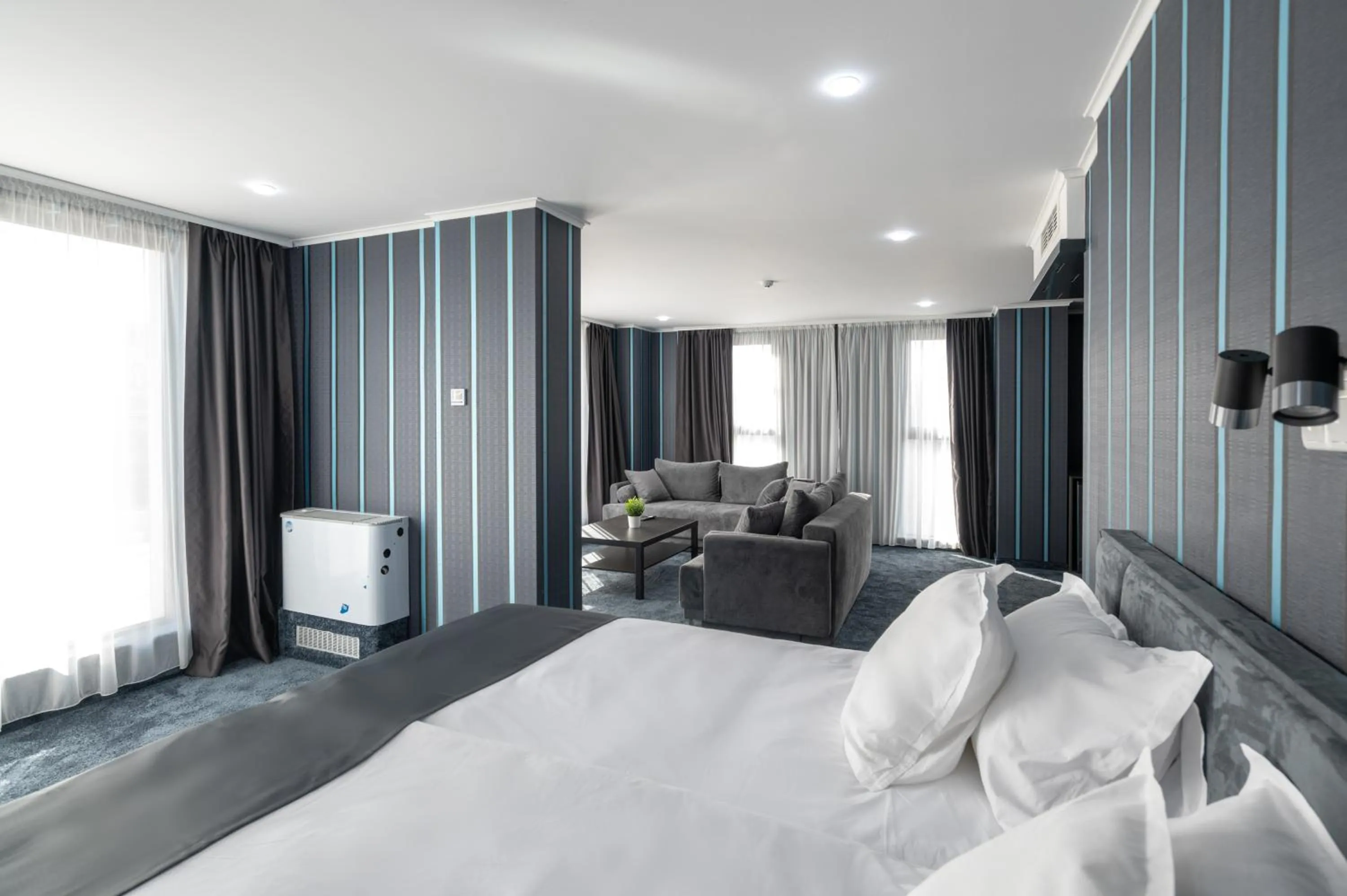 Bed in Hotel Boutique 5 - Free parking - Free breakfast - Free internet - EVSE