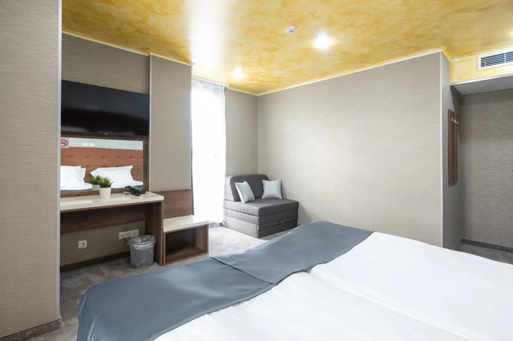 Bed in Hotel Boutique 5 - Free parking - Free breakfast - Free internet - EVSE