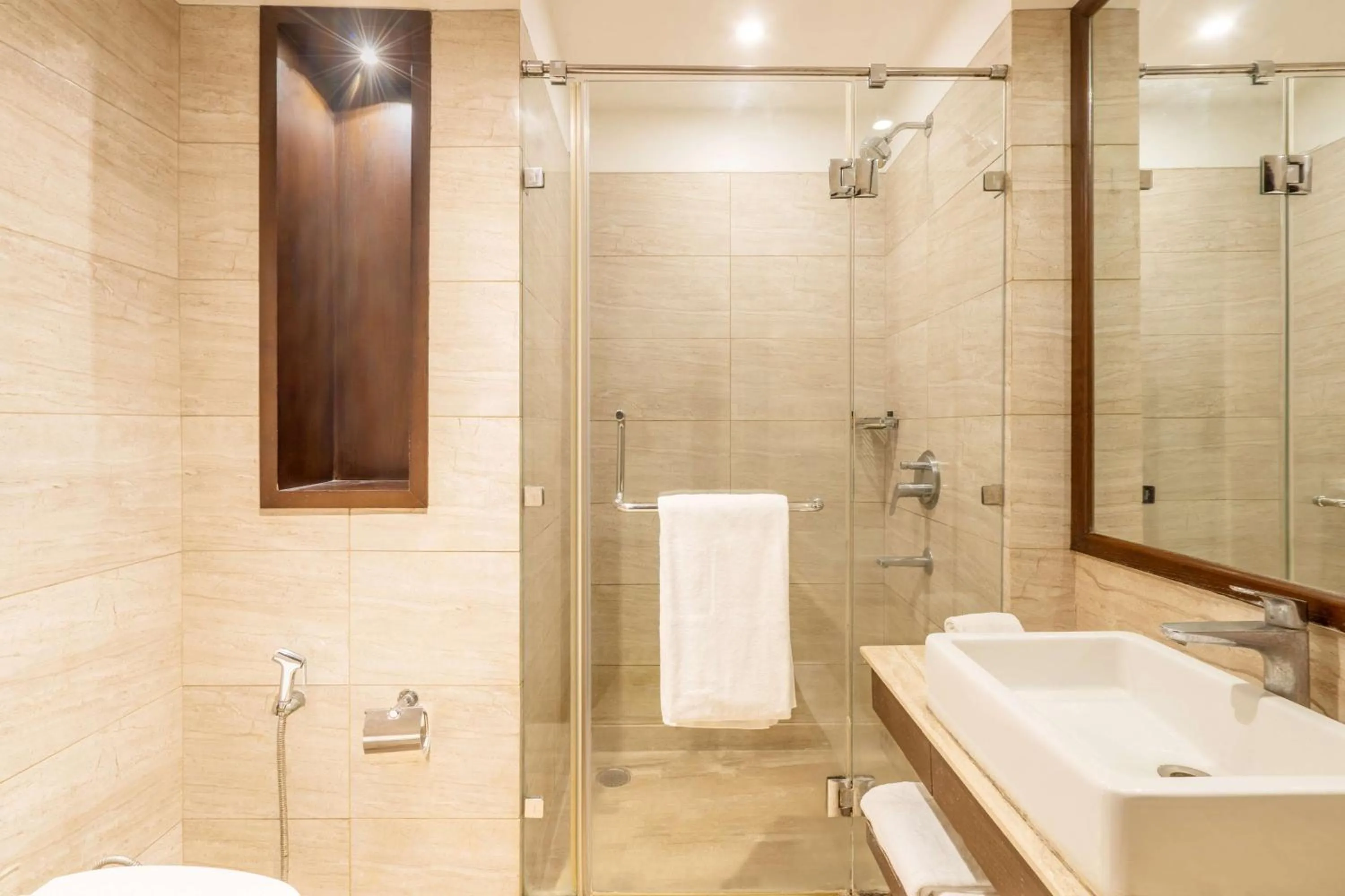 Shower in Country Inn & Suites by Radisson, Bhiwadi