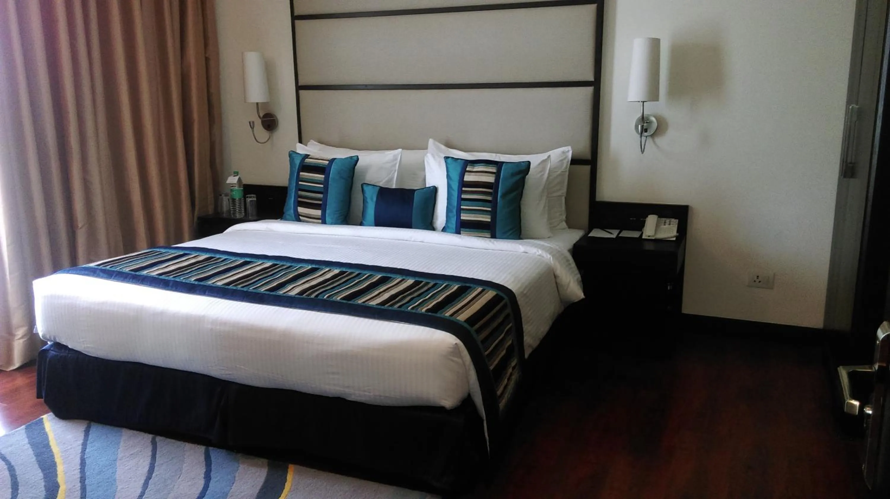 Photo of the whole room, Bed in Country Inn & Suites by Radisson, Bhiwadi