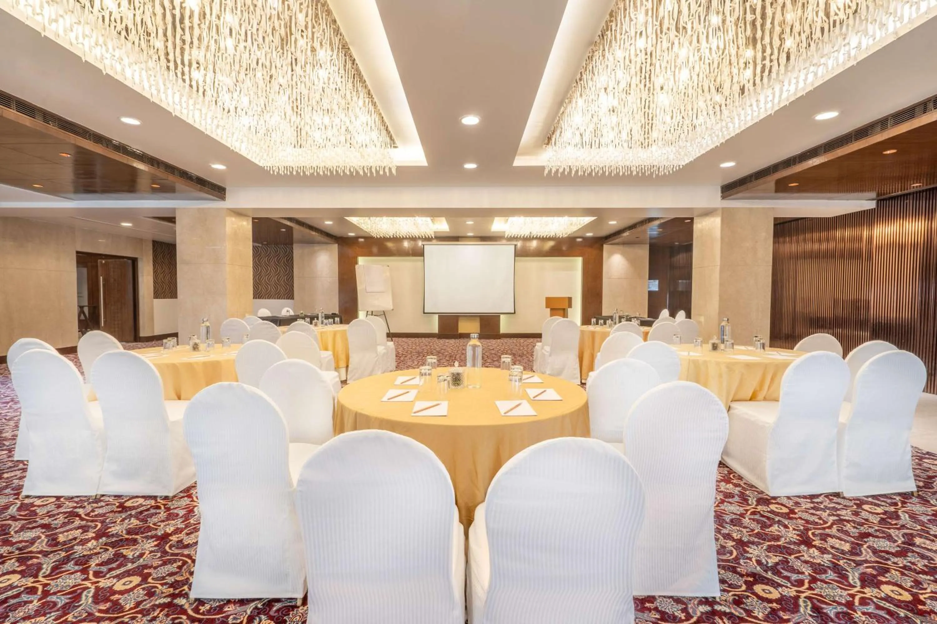 Meeting/conference room in Country Inn & Suites by Radisson, Bhiwadi