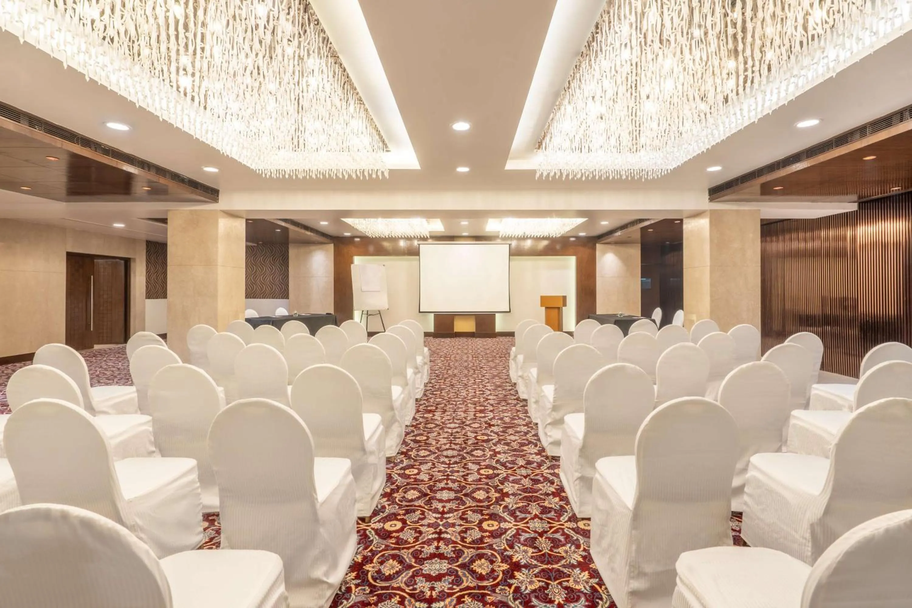 Meeting/conference room in Country Inn & Suites by Radisson, Bhiwadi