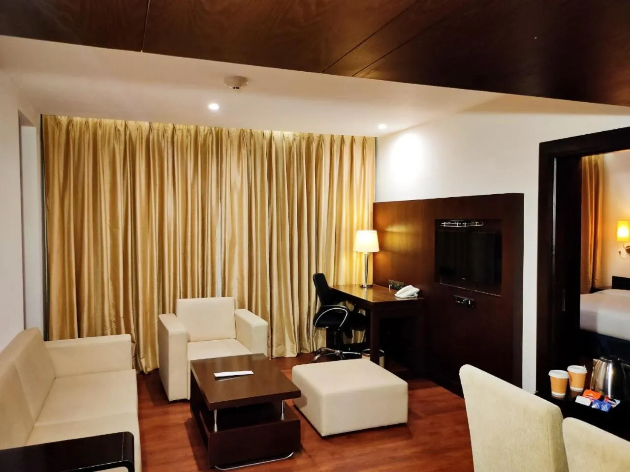 Seating area in Country Inn & Suites by Radisson, Bhiwadi
