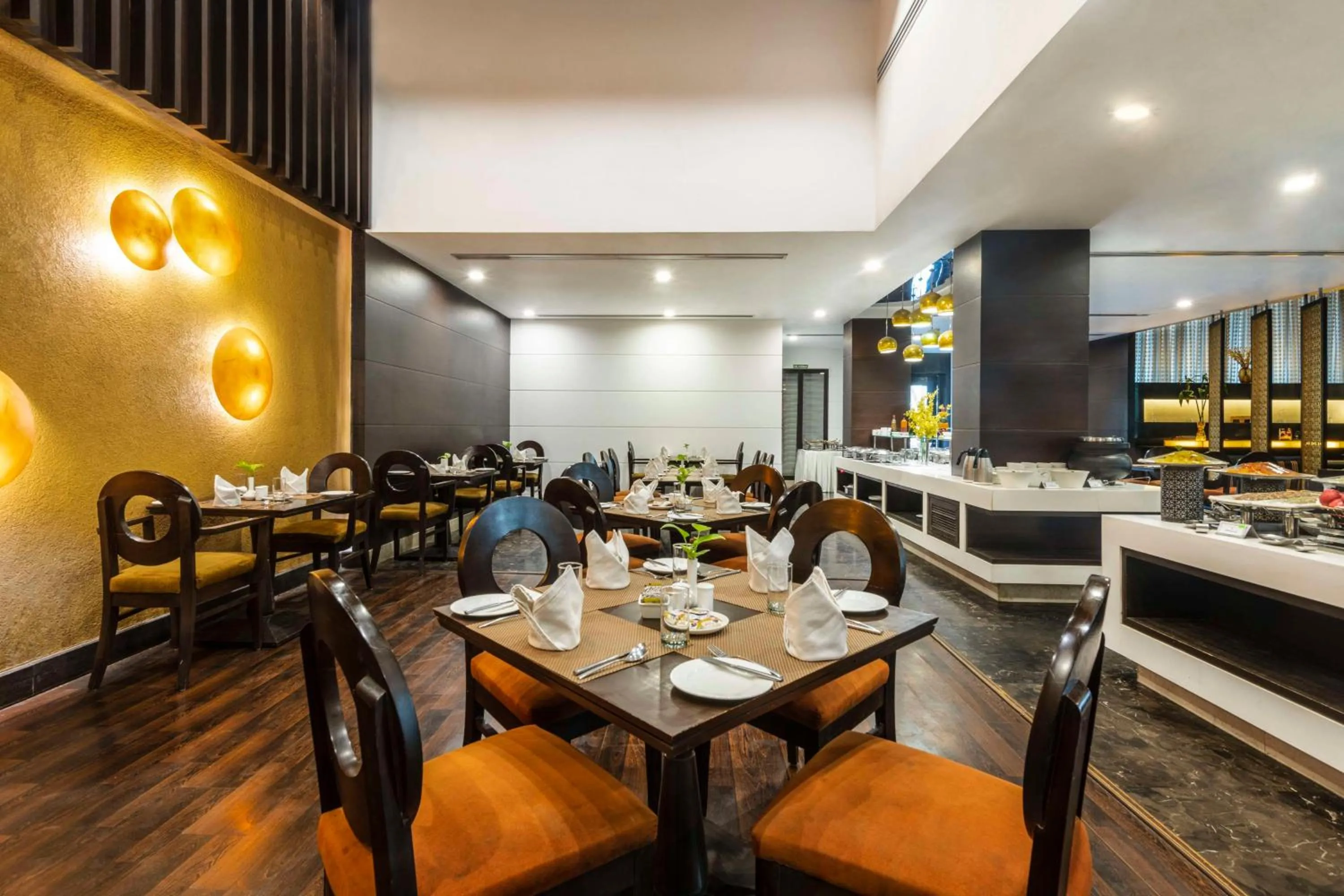 Restaurant/places to eat in Country Inn & Suites by Radisson, Gurugram Sohna Road