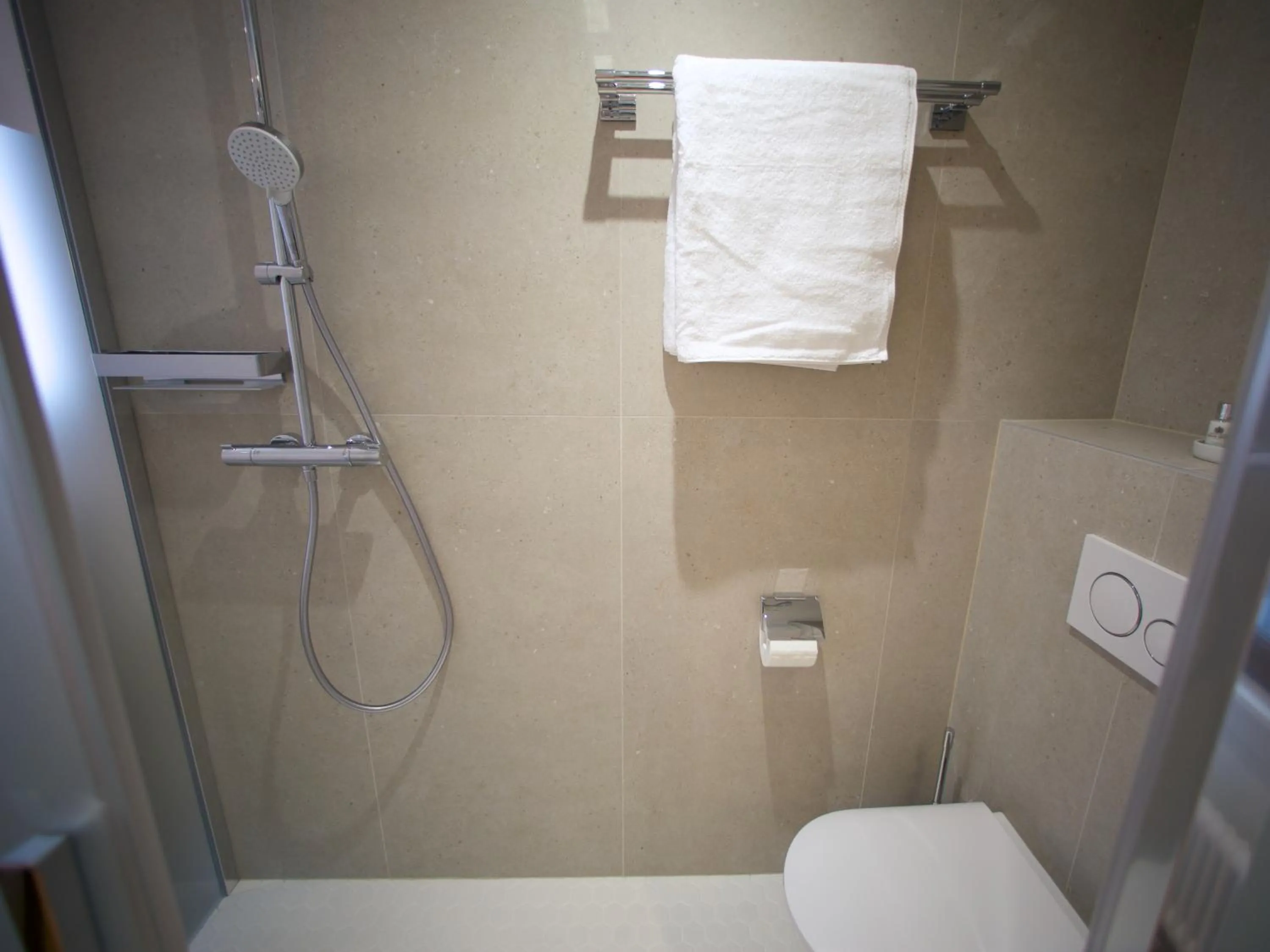 Shower in Rhodania Boutique Hôtel