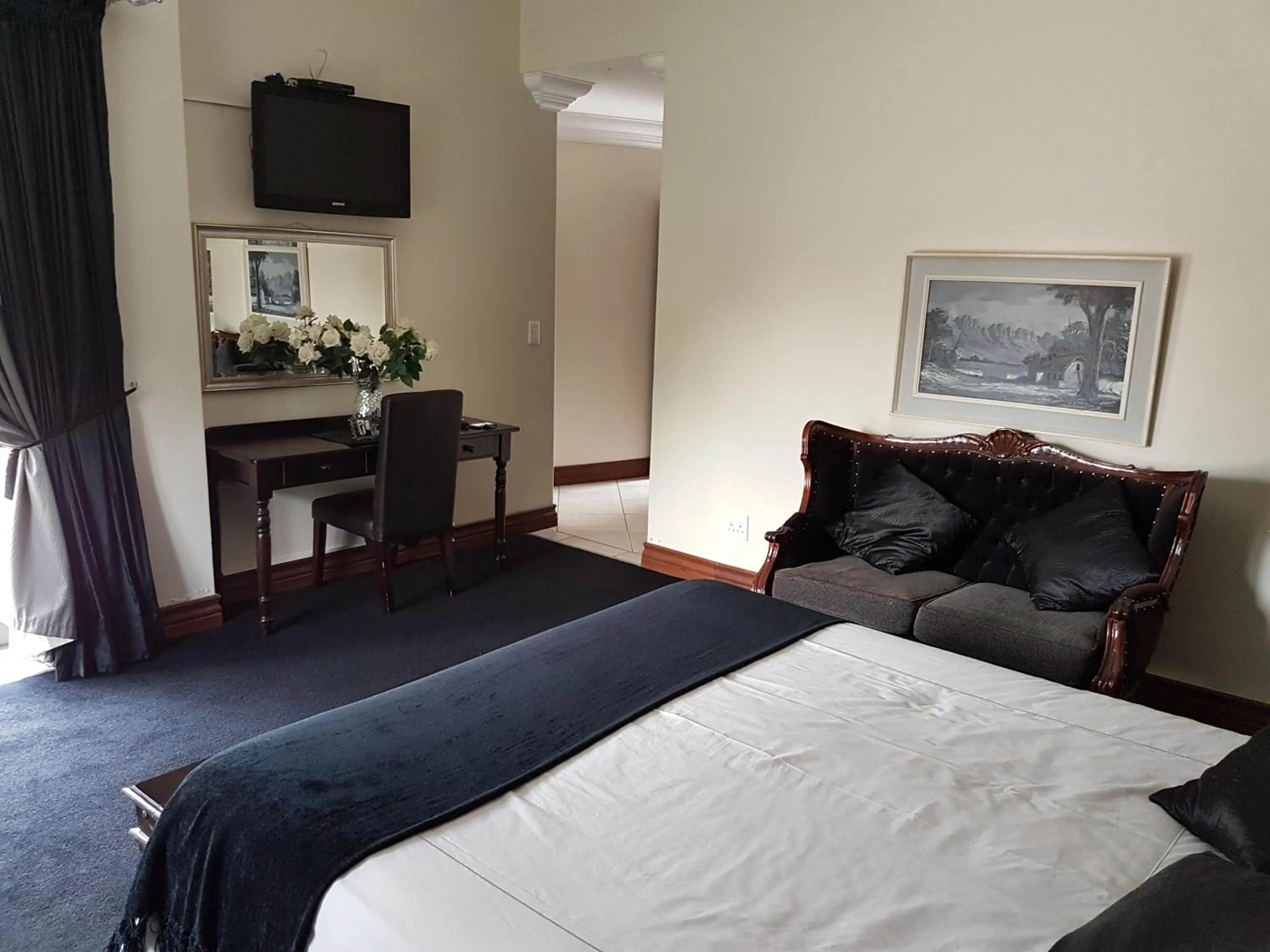 Living room, Bed in Casa Flora Guesthouse