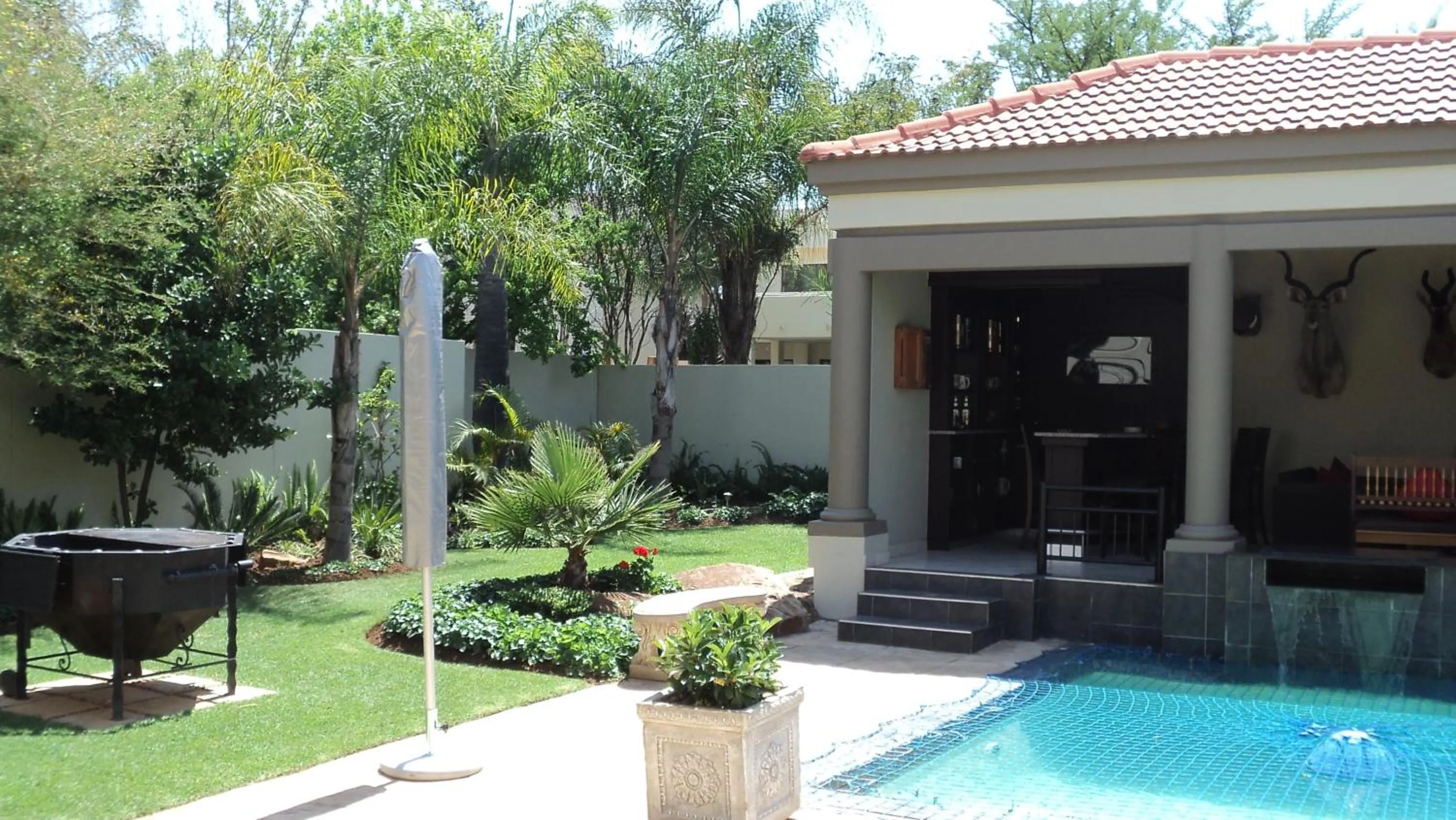 BBQ facilities in Casa Flora Guesthouse