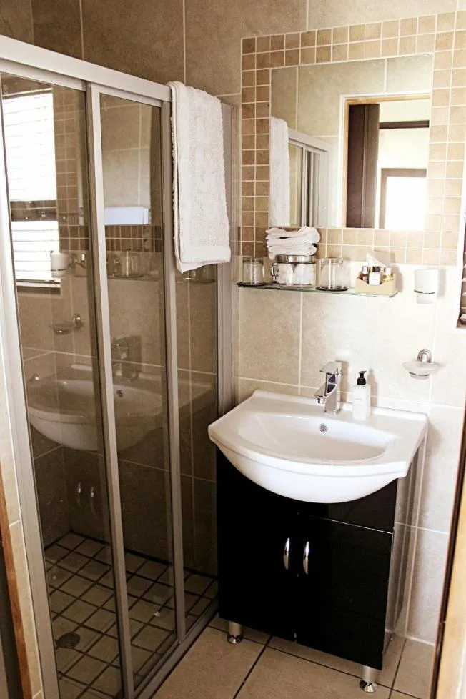 Bathroom in Casa Flora Guesthouse