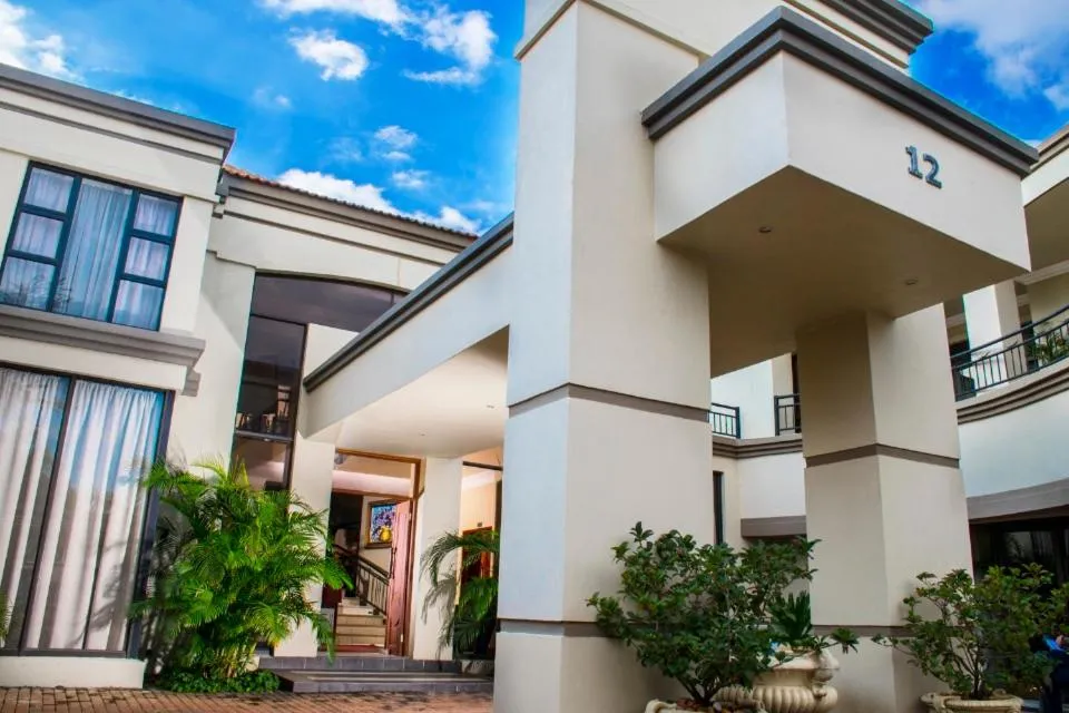 Facade/entrance in Casa Flora Guesthouse