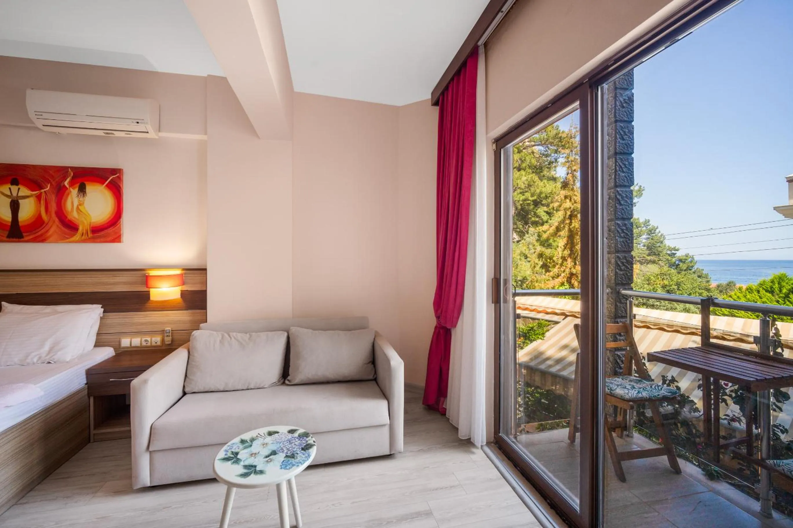 Seating area in Eden Pyara Hotel Turunc