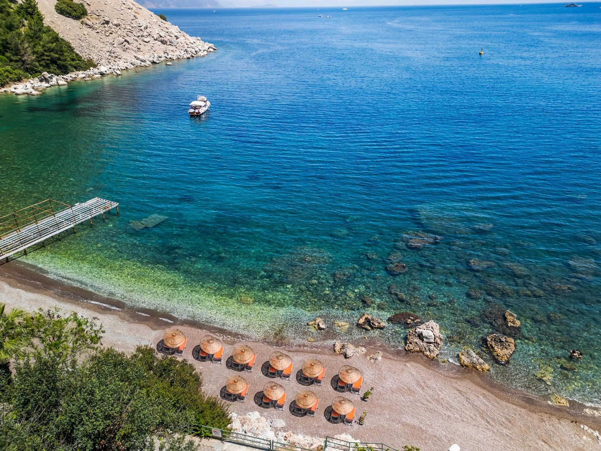 Beach in Eden Pyara Hotel Turunc