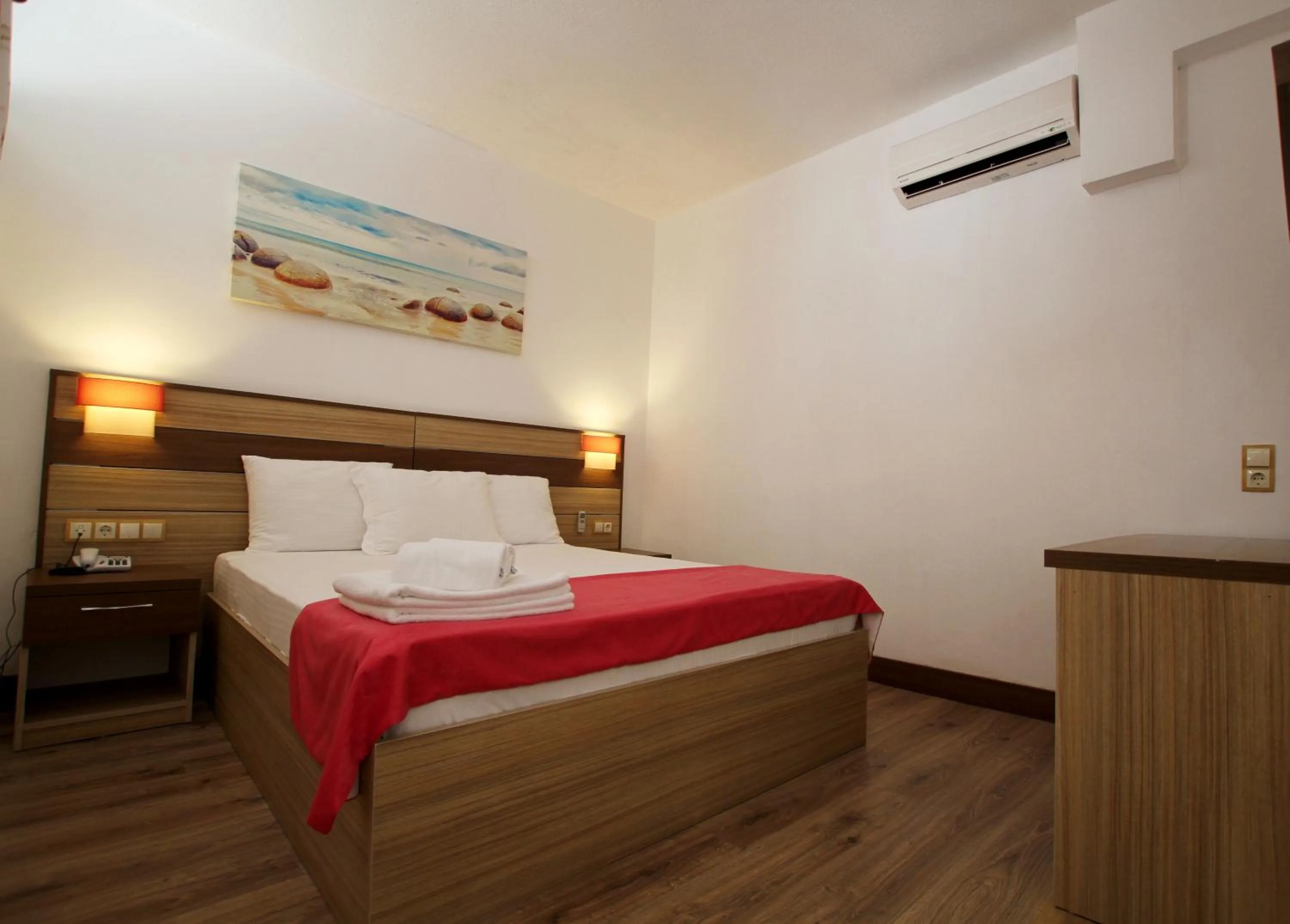 Bed in Eden Pyara Hotel Turunc