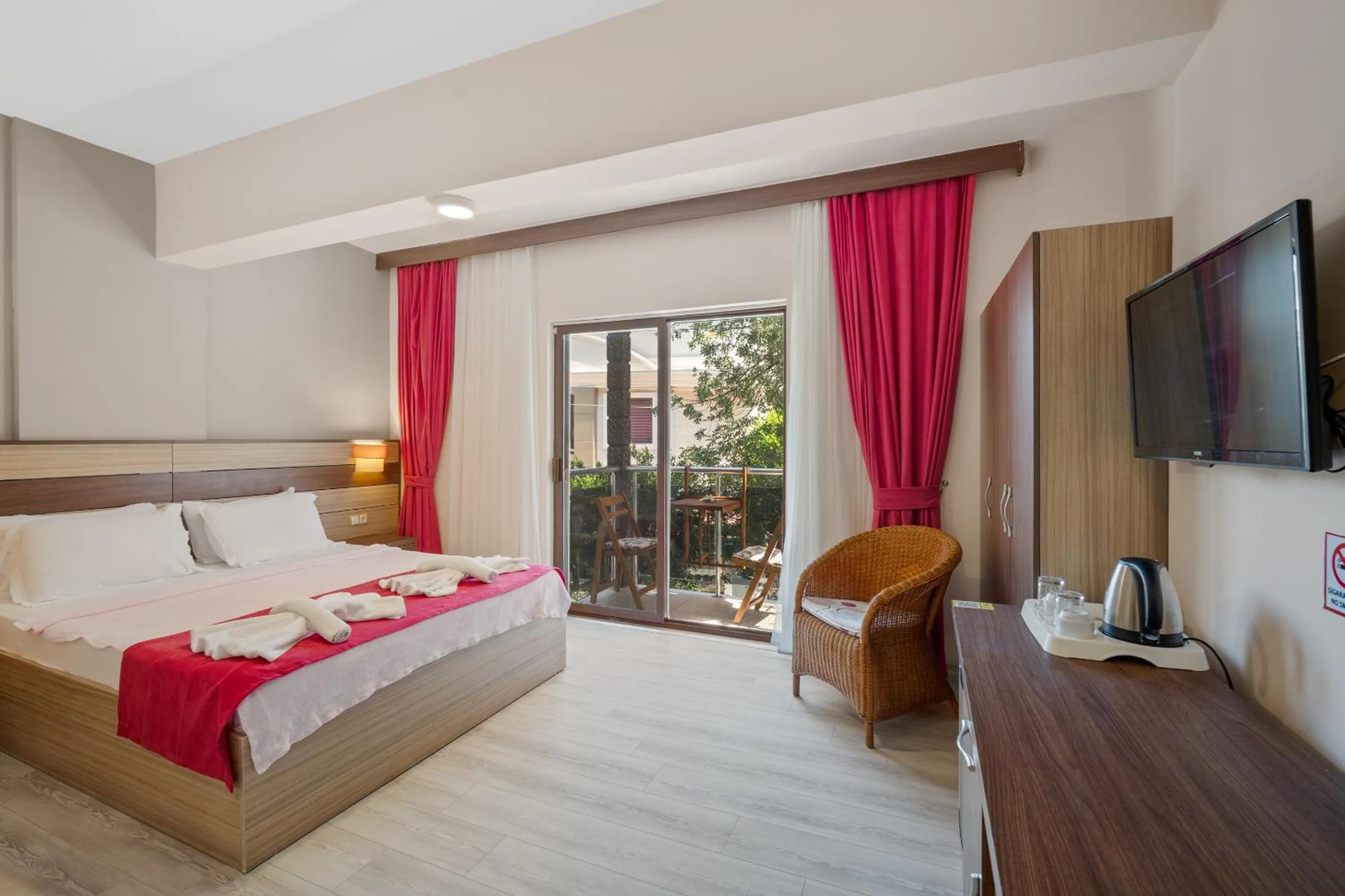 Bed in Eden Pyara Hotel Turunc