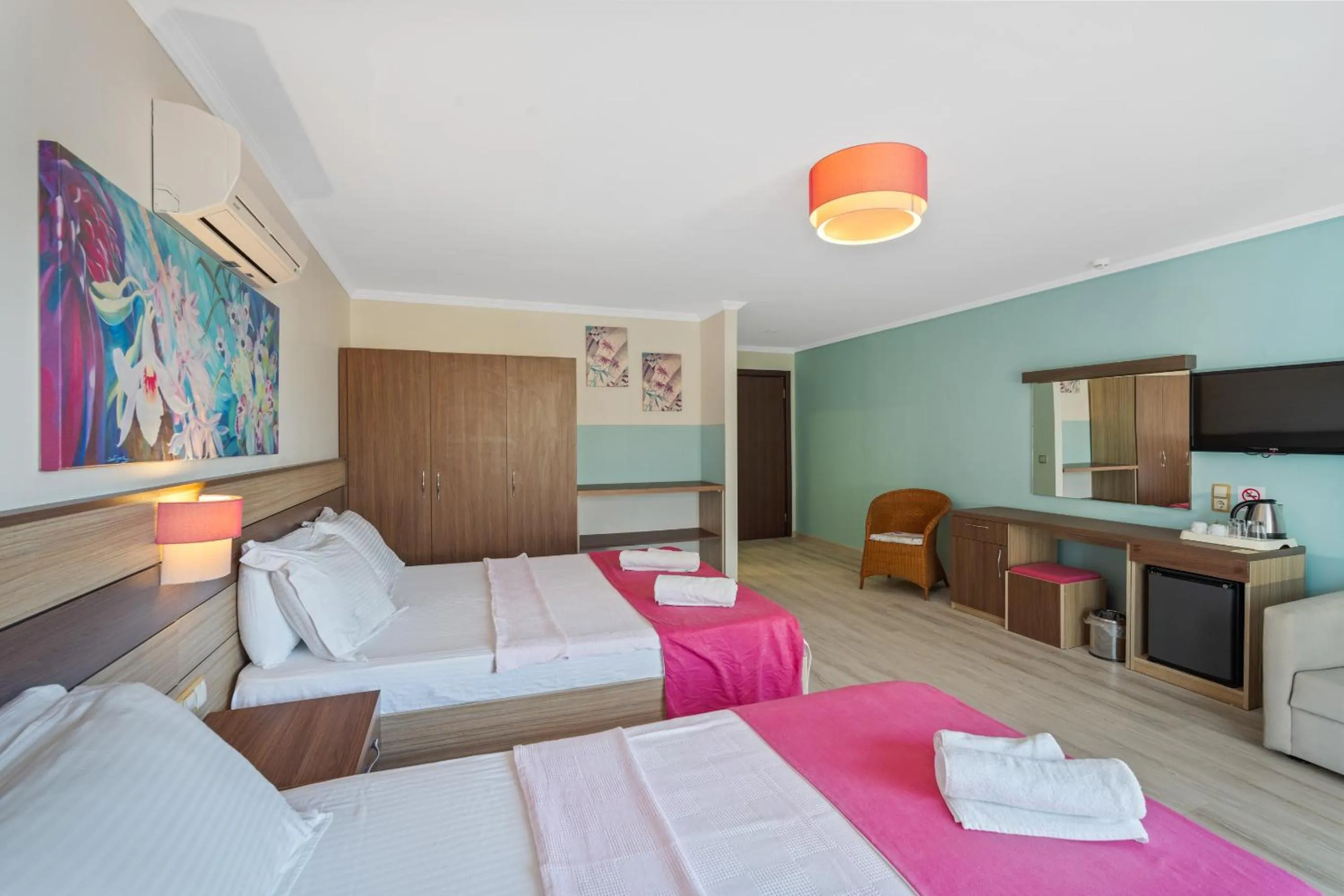 Bedroom, Bed in Eden Pyara Hotel Turunc