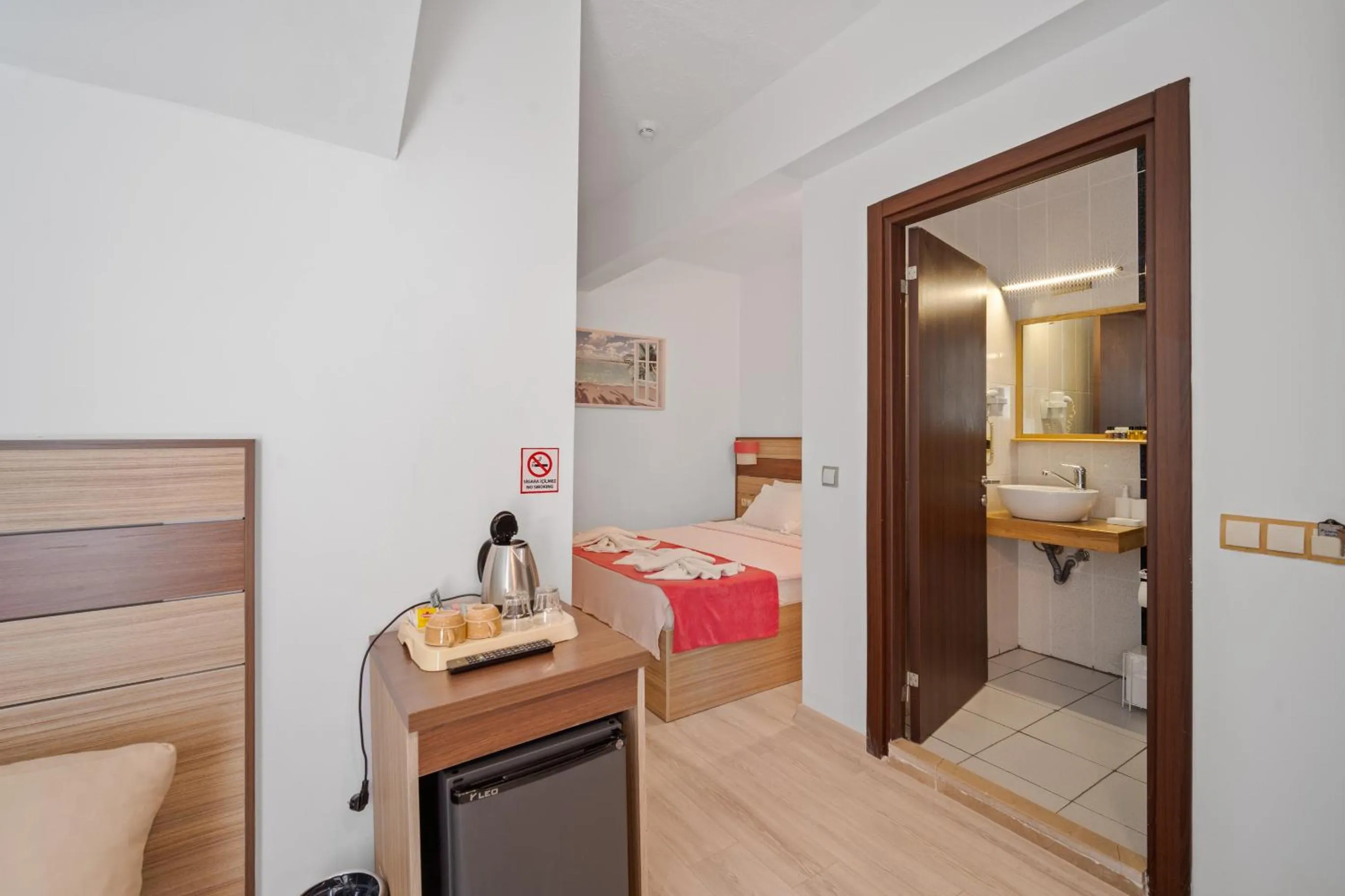 Bathroom, Bed in Eden Pyara Hotel Turunc