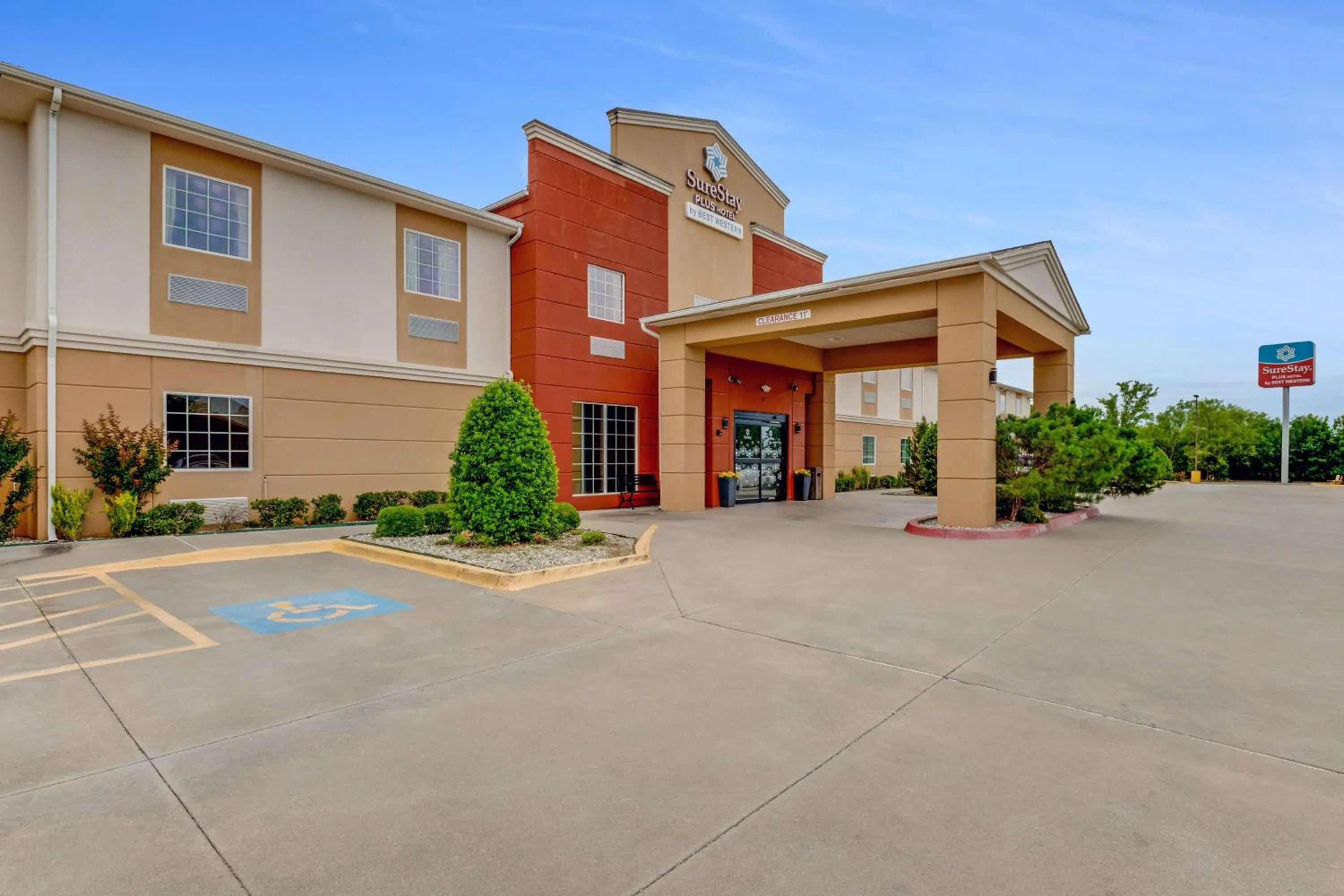 Property building in SureStay Plus Hotel by Best Western Owasso Tulsa North