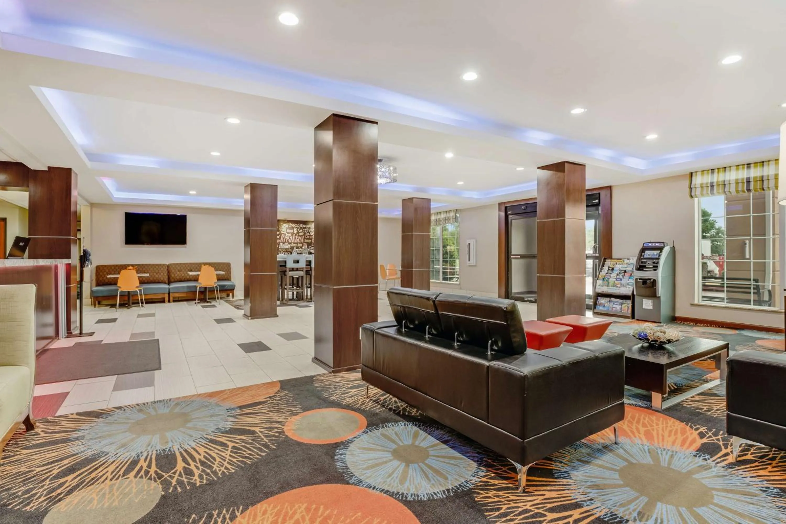 Lobby or reception in SureStay Plus Hotel by Best Western Owasso Tulsa North