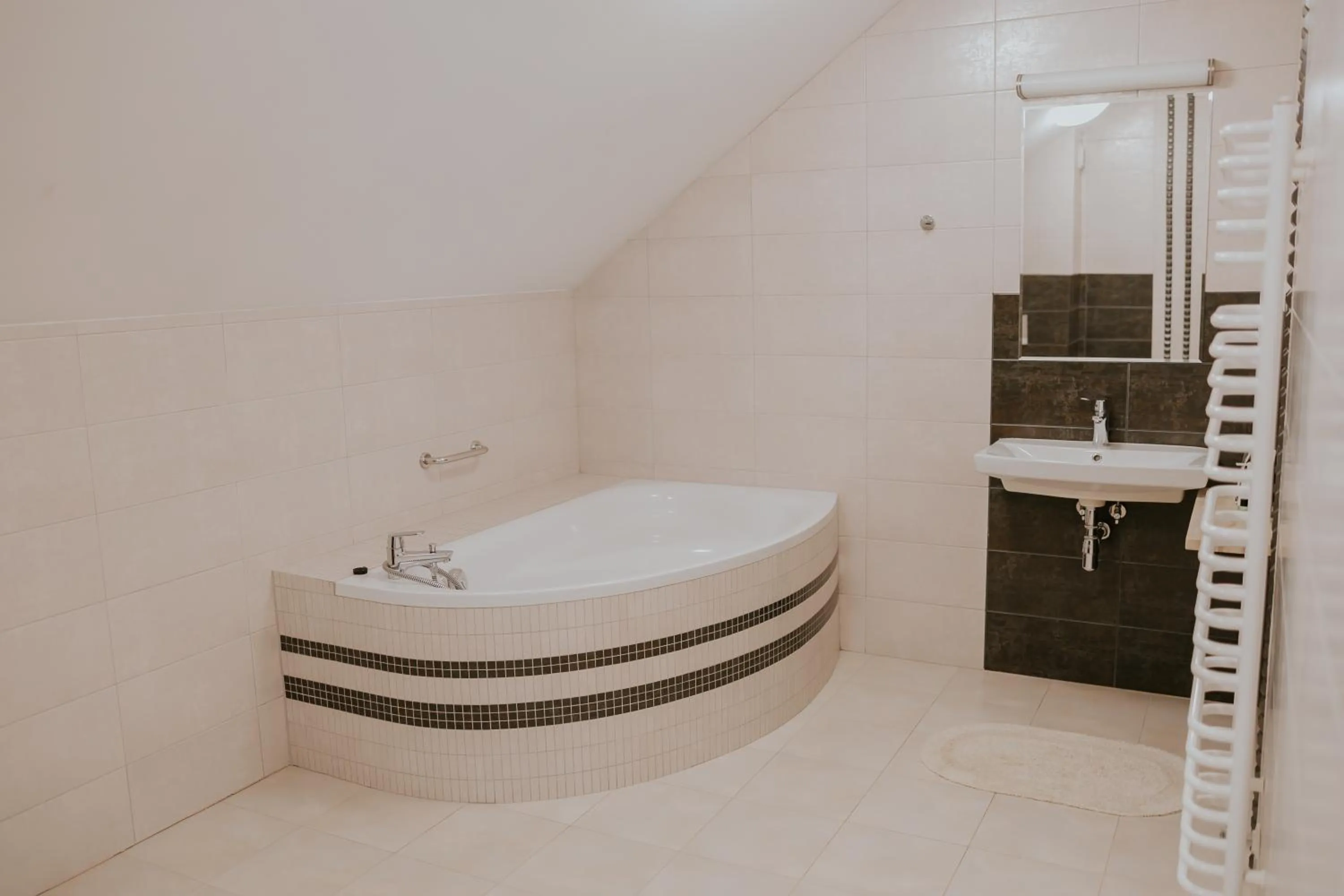 Restaurant/places to eat in Hotel Weranda Łopuszno