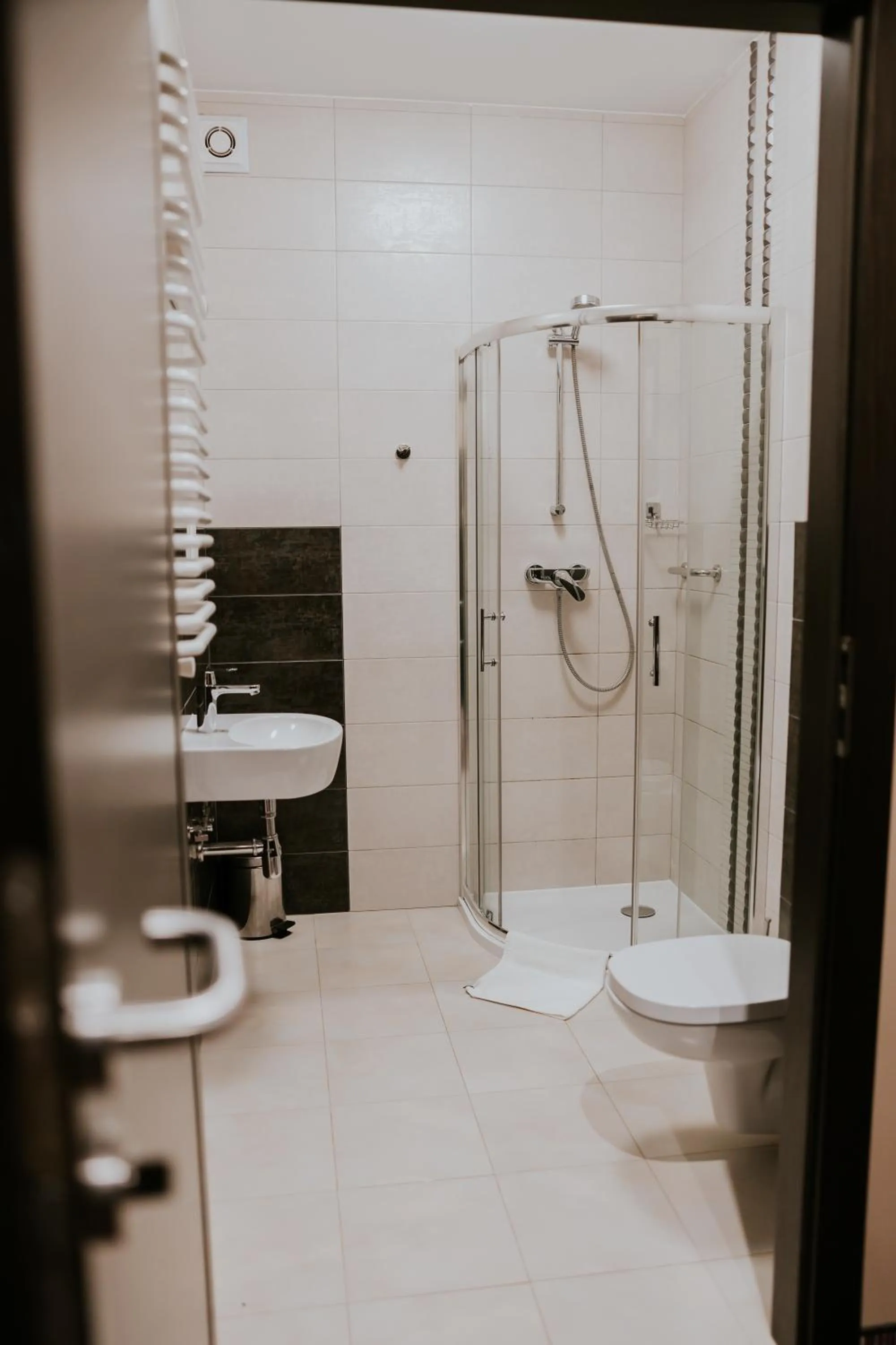 Shower in Hotel Weranda Łopuszno