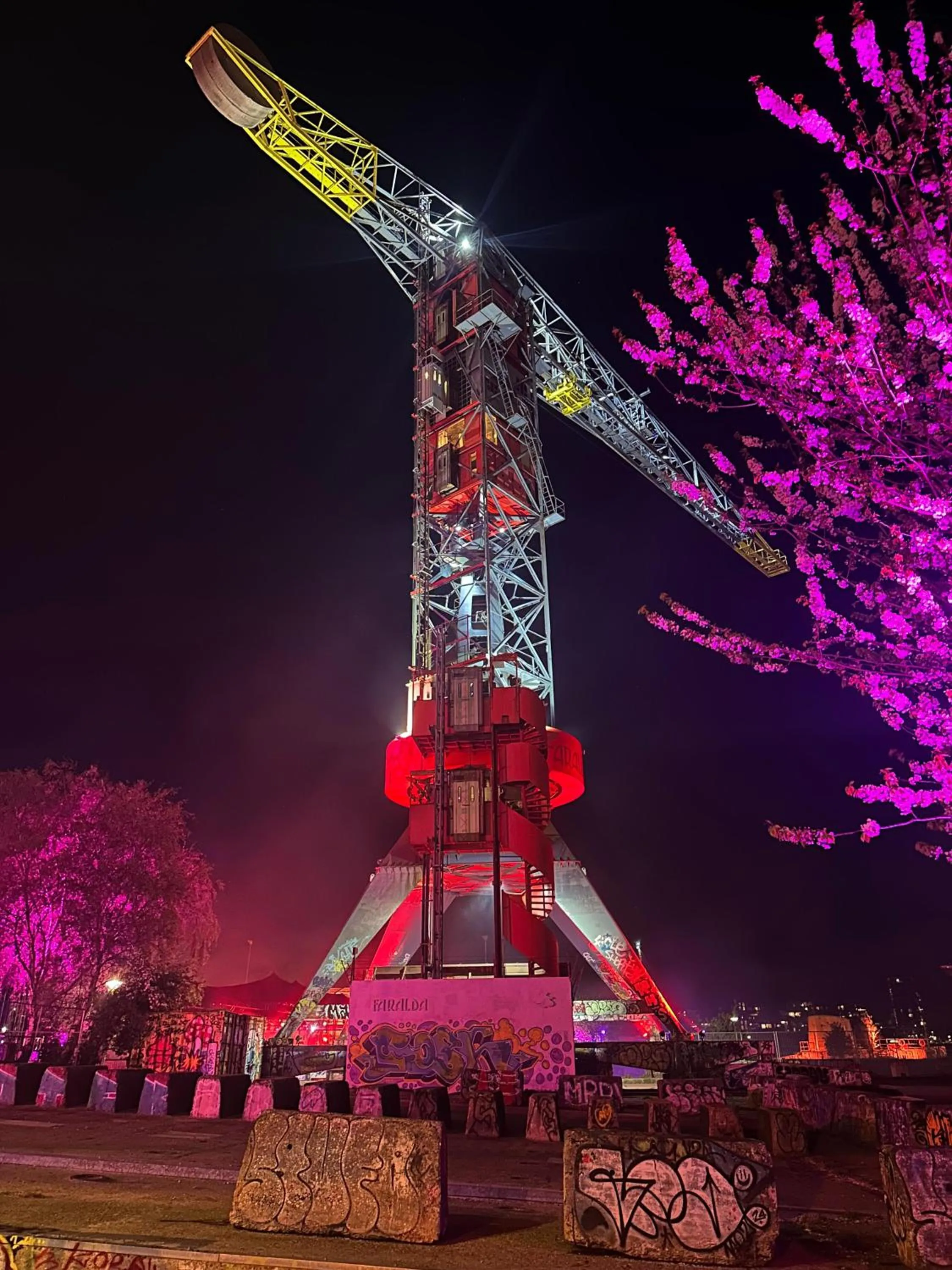 Night in Crane Hotel Faralda